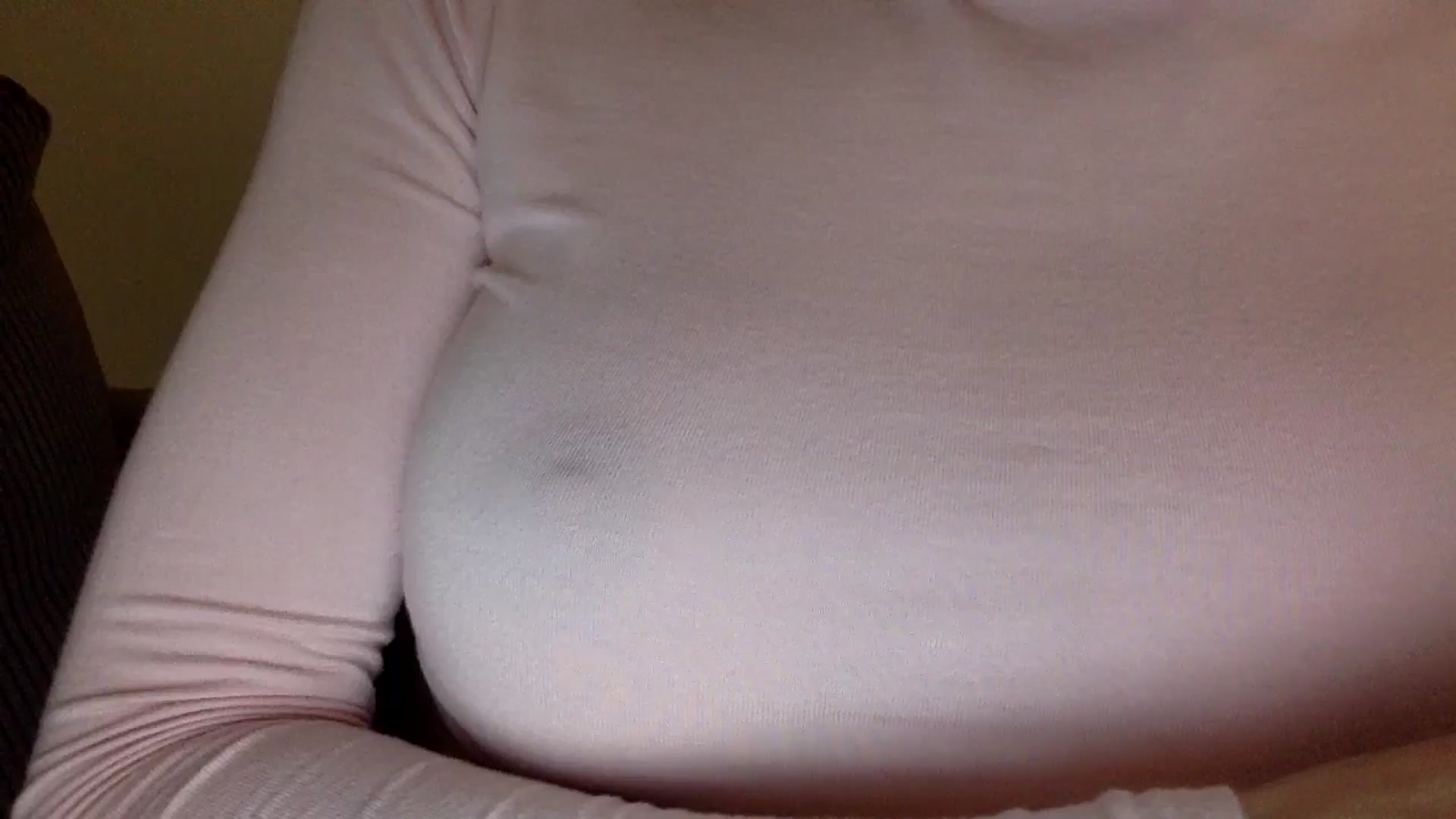 Gallery image thumbnail from EgoisticKitty's myfreecams stream on, 06/25/2024, 08:37 image 12 of 20