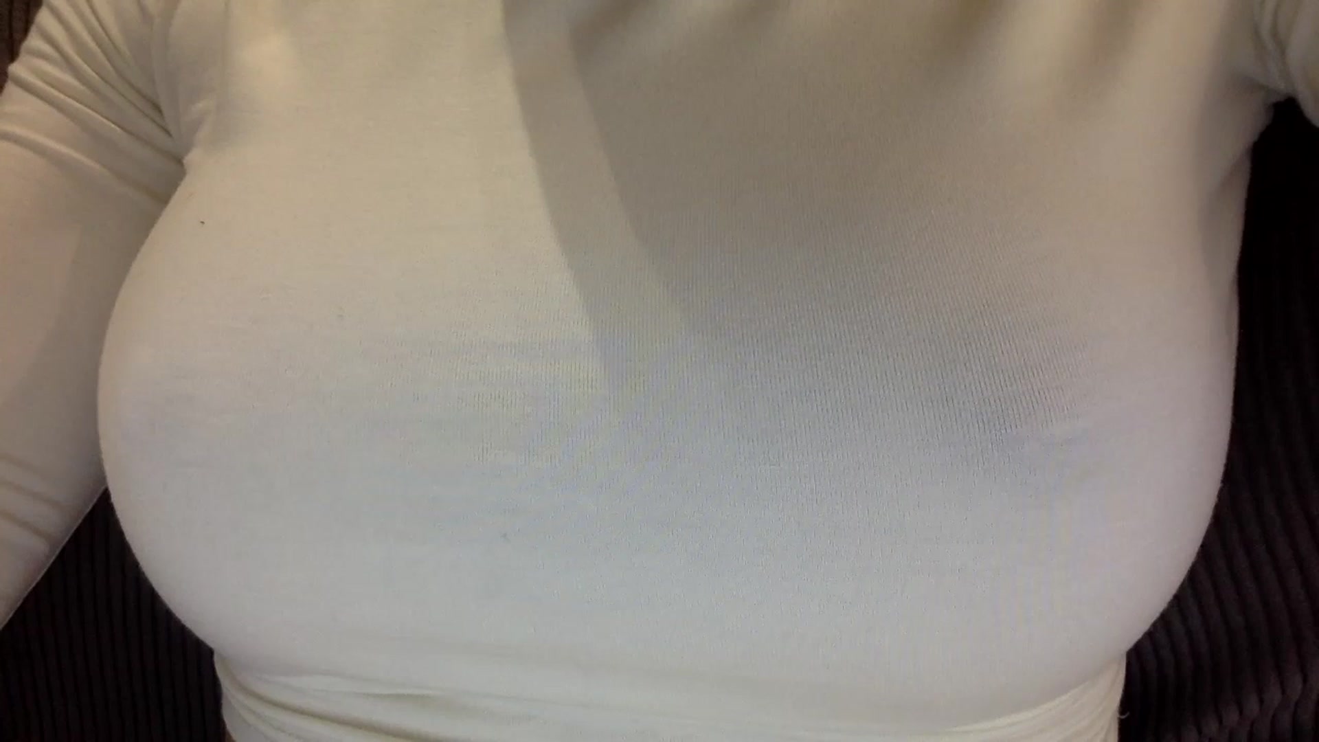 Gallery image thumbnail from EgoisticKitty's myfreecams stream on, 06/27/2024, 10:55 image 2 of 20