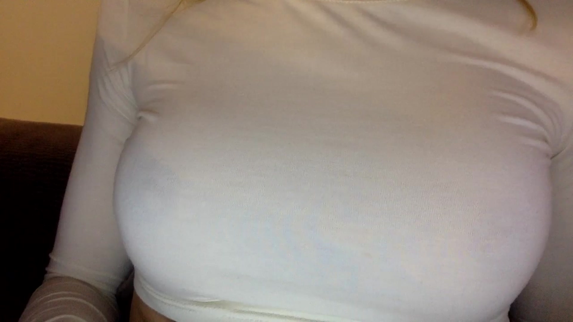 Gallery image thumbnail from EgoisticKitty's myfreecams stream on, 07/26/2024, 08:38 image 10 of 20