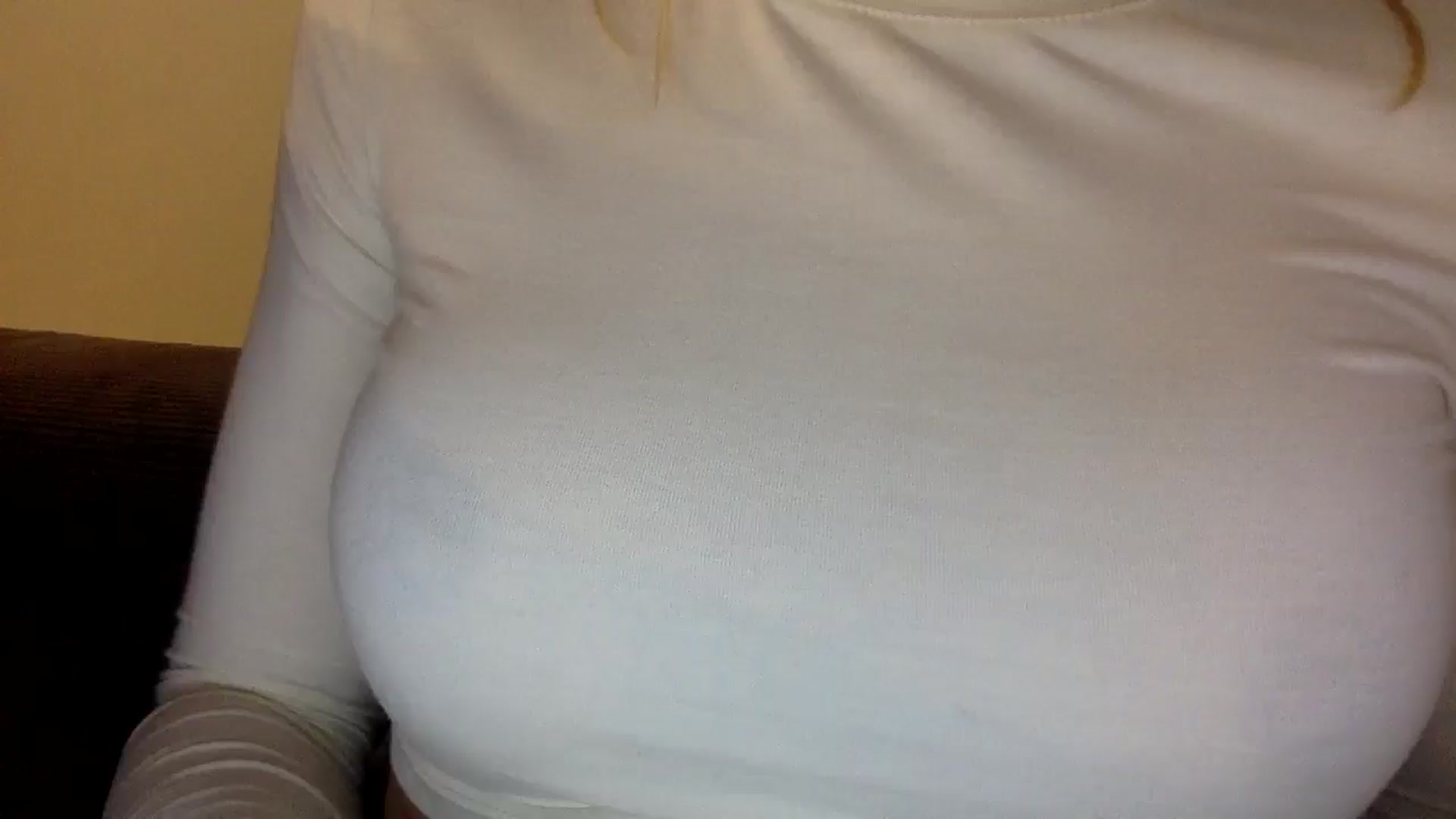 Gallery image thumbnail from EgoisticKitty's myfreecams stream on, 07/26/2024, 08:38 image 1 of 20