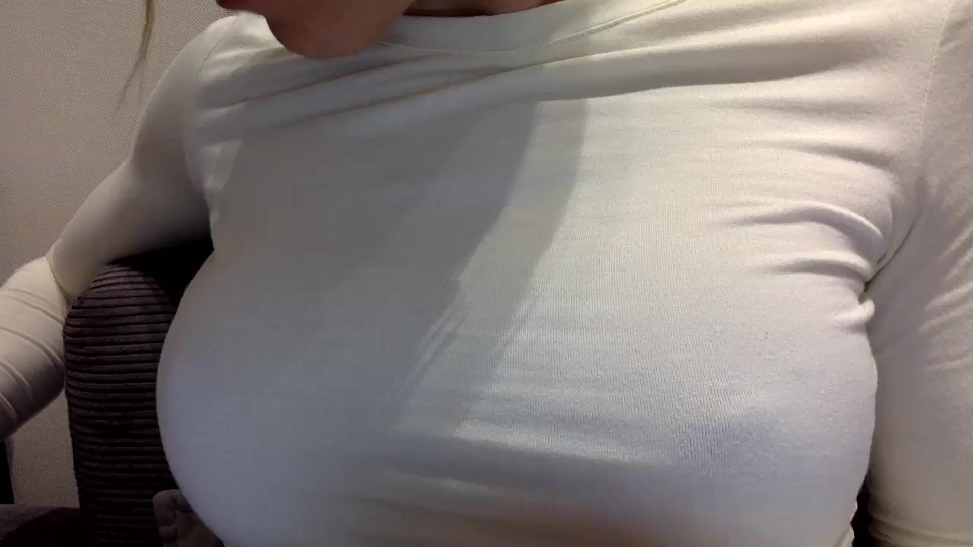 Gallery image thumbnail from EgoisticKitty's myfreecams stream on, 07/28/2024, 13:00 image 14 of 20