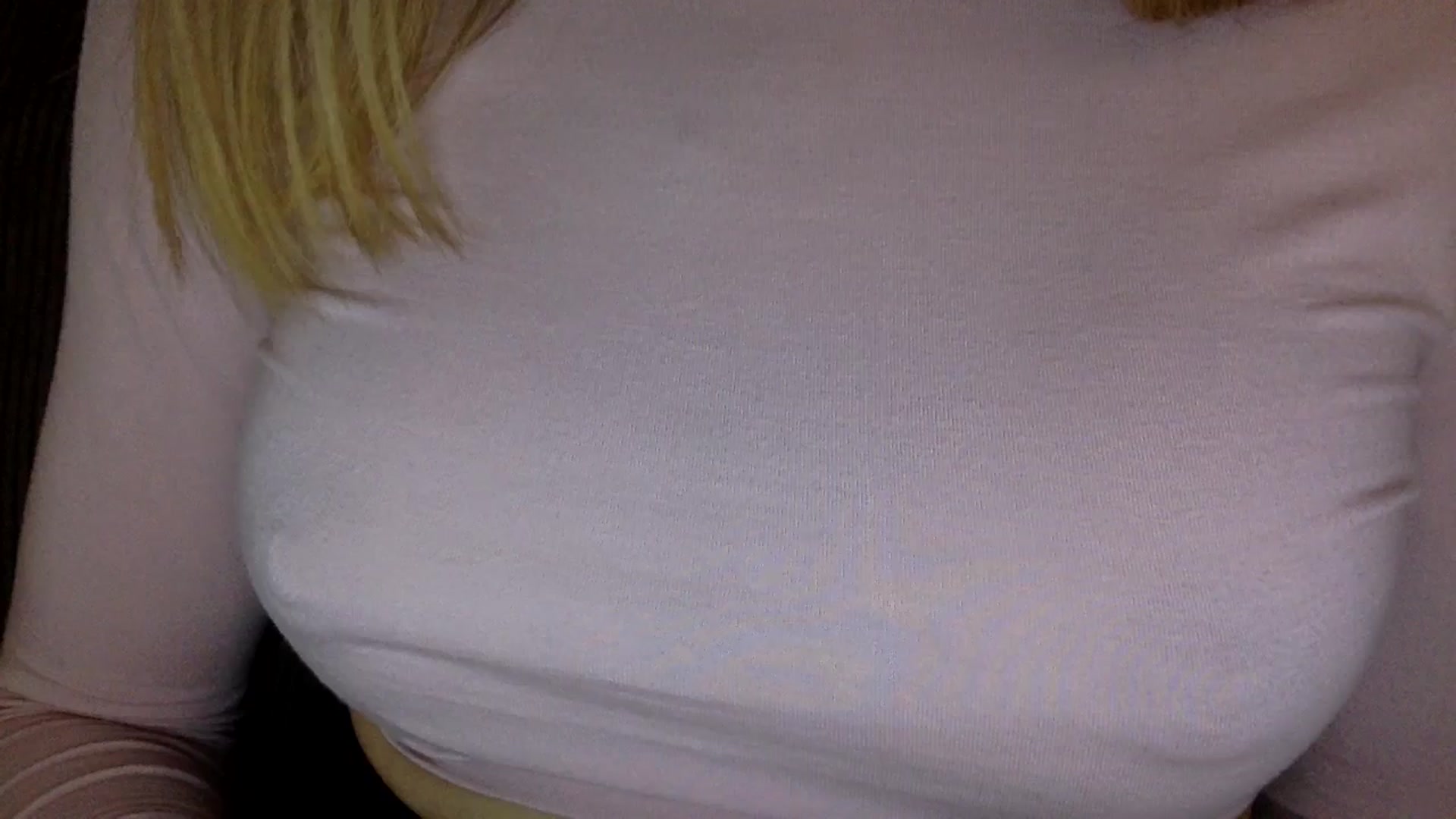 Gallery image thumbnail from EgoisticKitty's myfreecams stream on, 08/21/2024, 13:00 image 12 of 20