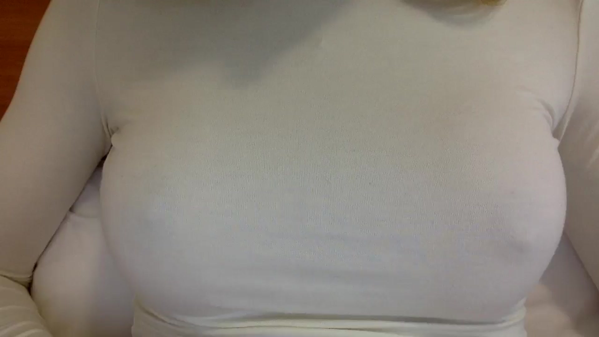 Gallery image thumbnail from EgoisticKitty's myfreecams stream on, 09/23/2024, 14:43 image 9 of 20