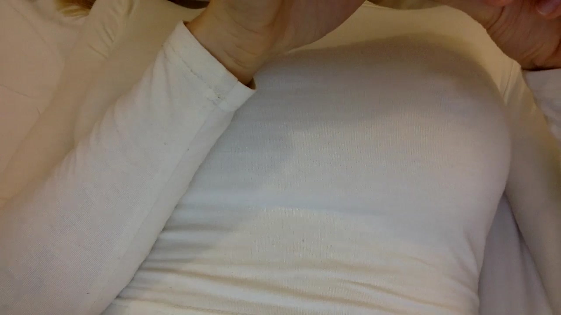 Gallery image thumbnail from EgoisticKitty's myfreecams stream on, 10/03/2024, 13:20 image 10 of 20