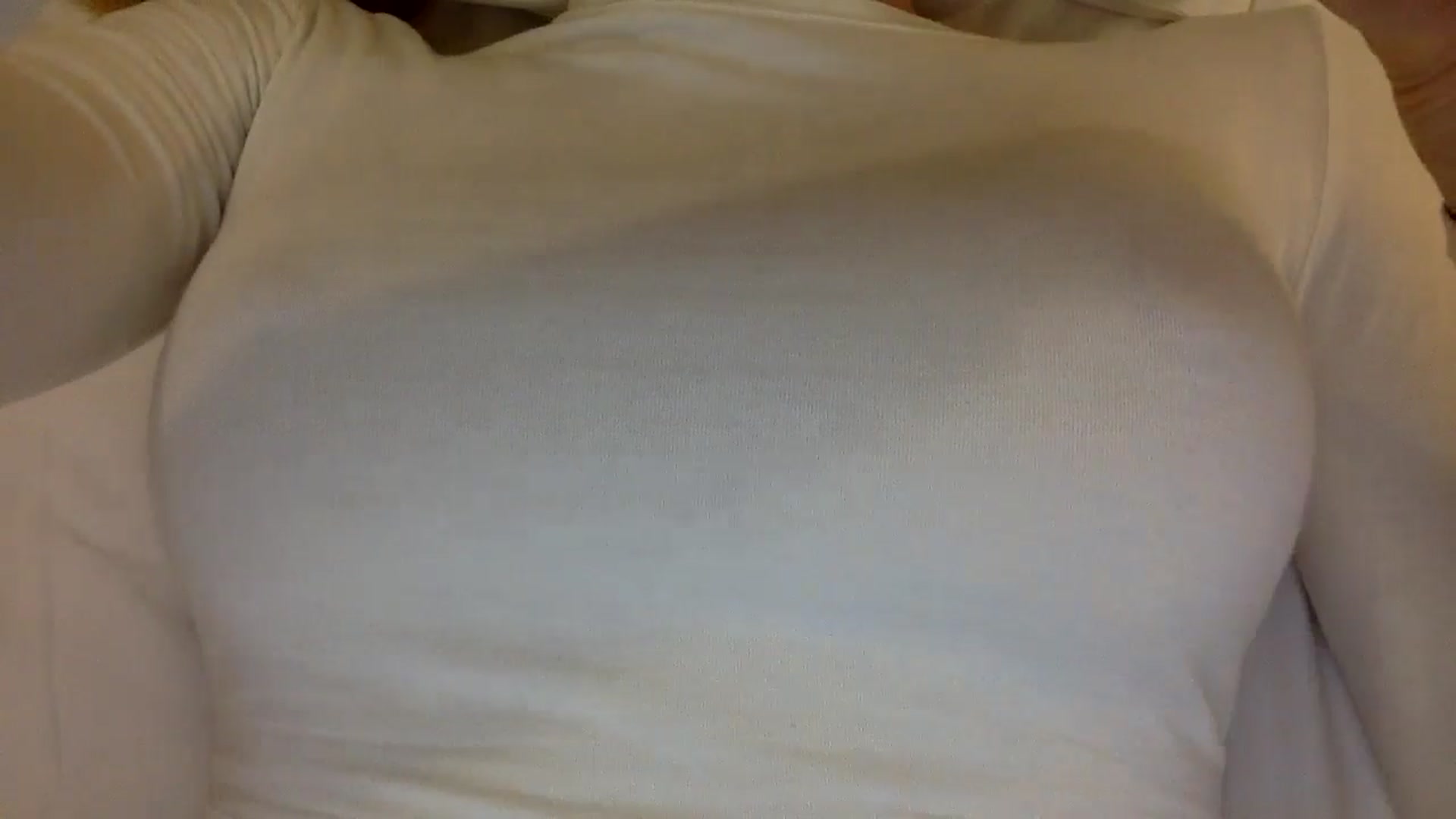Gallery image thumbnail from EgoisticKitty's myfreecams stream on, 10/03/2024, 13:20 image 15 of 20