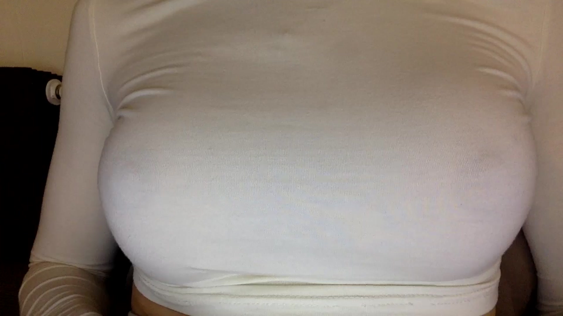 Gallery image thumbnail from EgoisticKitty's myfreecams stream on, 10/13/2024, 18:41 image 10 of 20