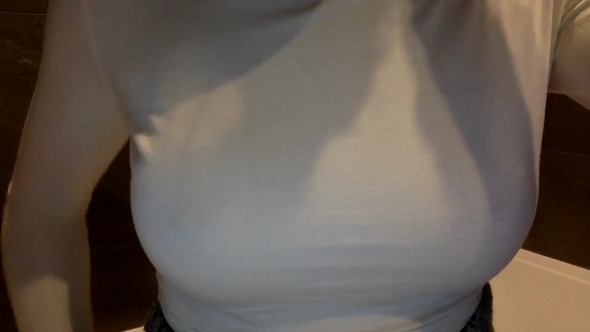 Gallery image thumbnail from EgoisticKitty's myfreecams stream on, 10/16/2024, 14:35 image 7 of 20