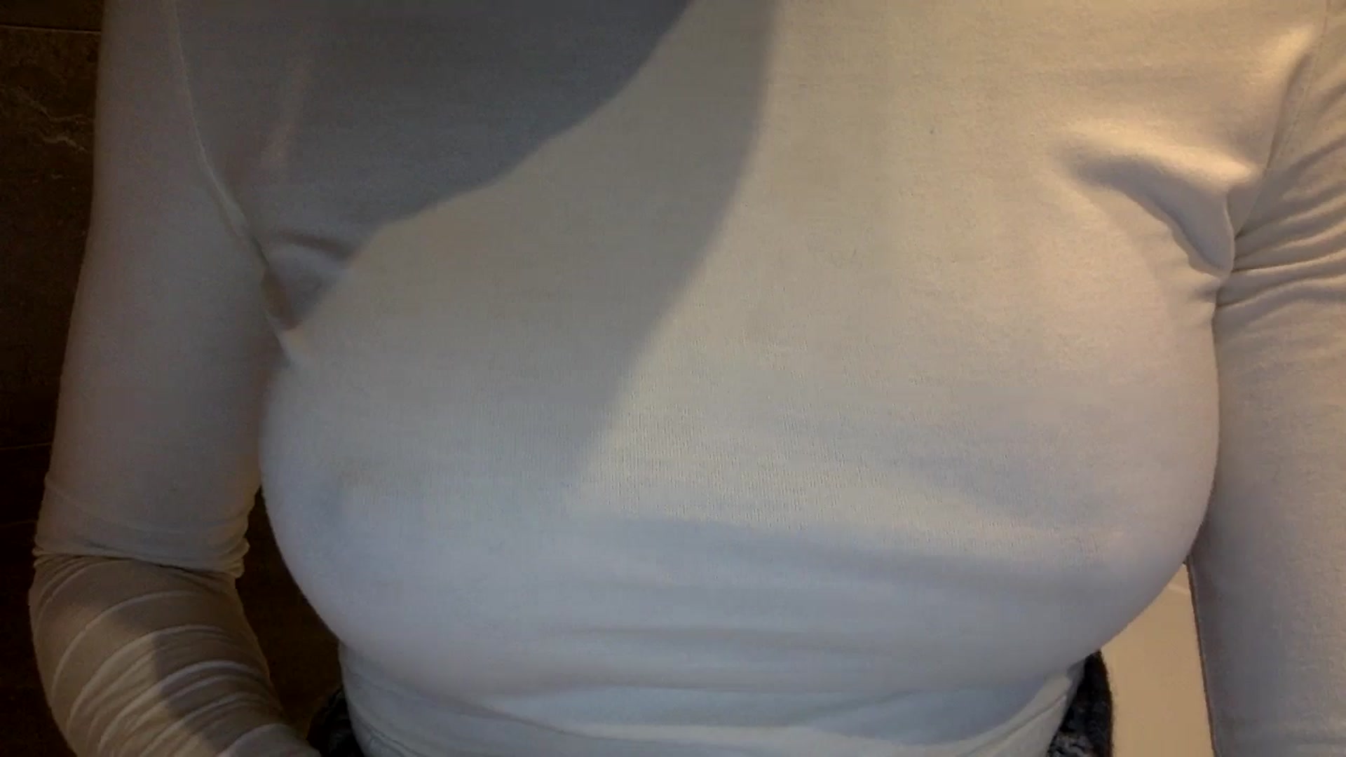 Gallery image thumbnail from EgoisticKitty's myfreecams stream on, 10/16/2024, 14:35 image 3 of 20