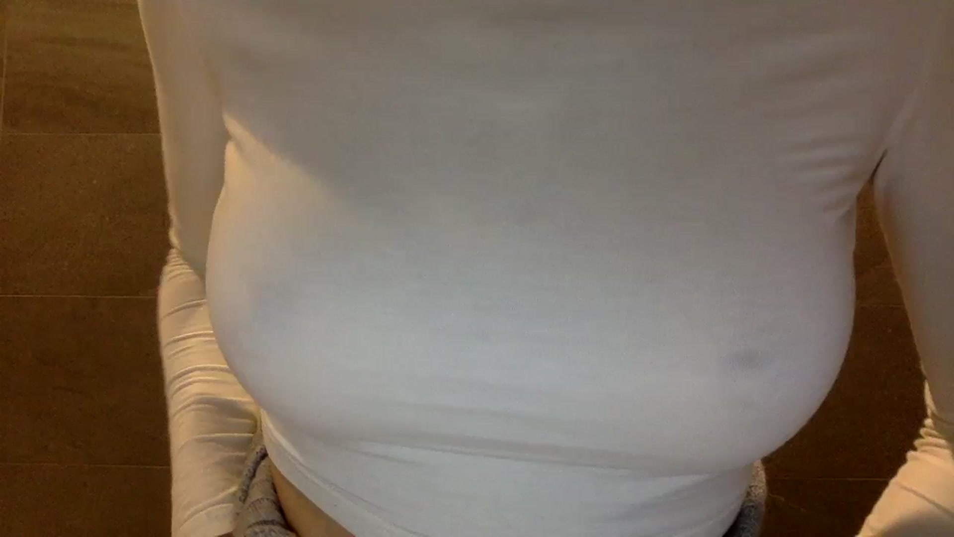 Gallery image thumbnail from EgoisticKitty's myfreecams stream on, 10/16/2024, 14:35 image 11 of 20