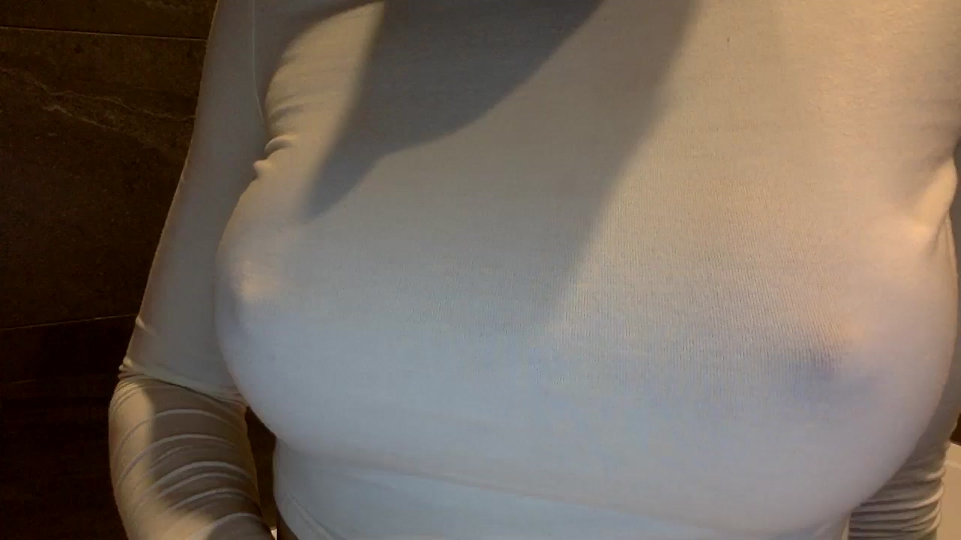 Gallery image thumbnail from EgoisticKitty's myfreecams stream on, 10/16/2024, 15:28 image 16 of 20