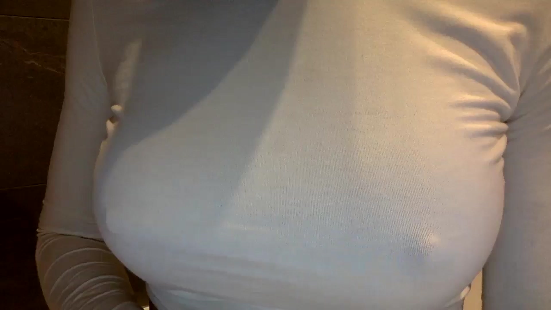 Gallery image thumbnail from EgoisticKitty's myfreecams stream on, 10/16/2024, 15:28 image 14 of 20