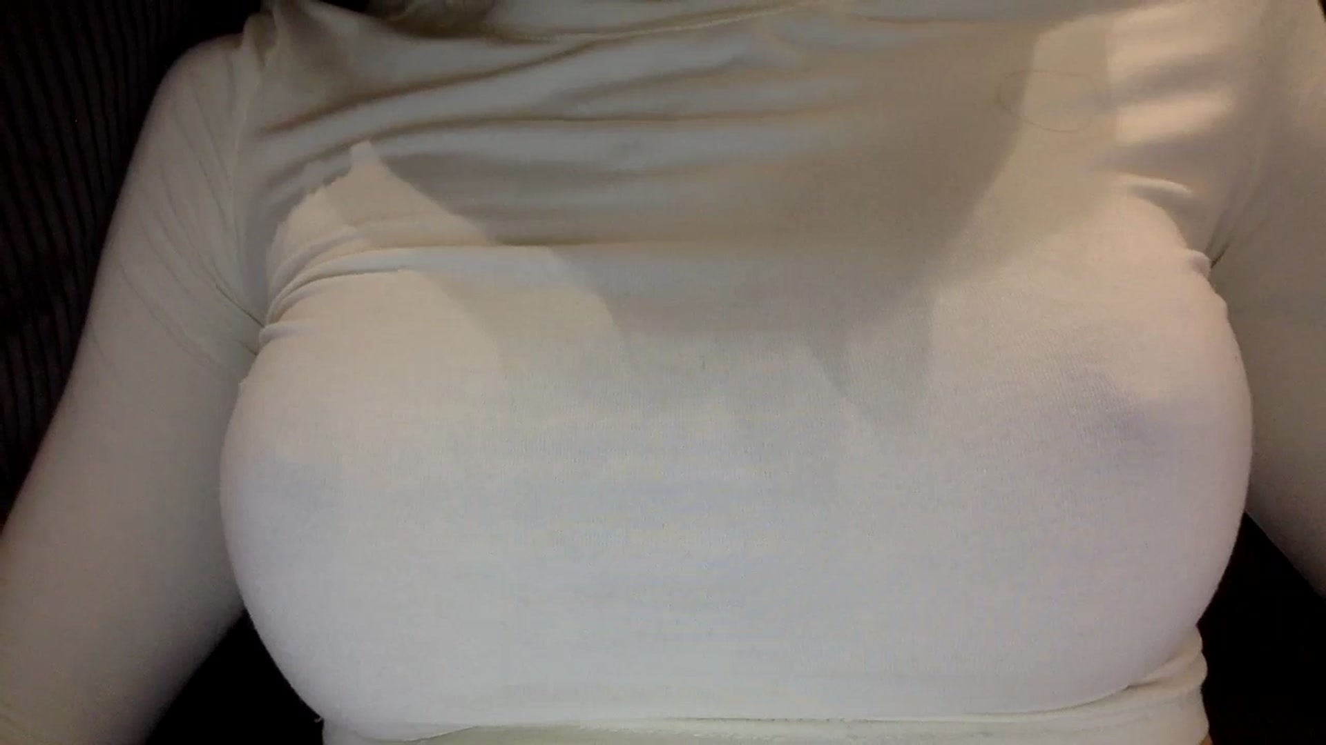 Gallery image thumbnail from EgoisticKitty's myfreecams stream on, 10/19/2024, 13:46 image 11 of 20