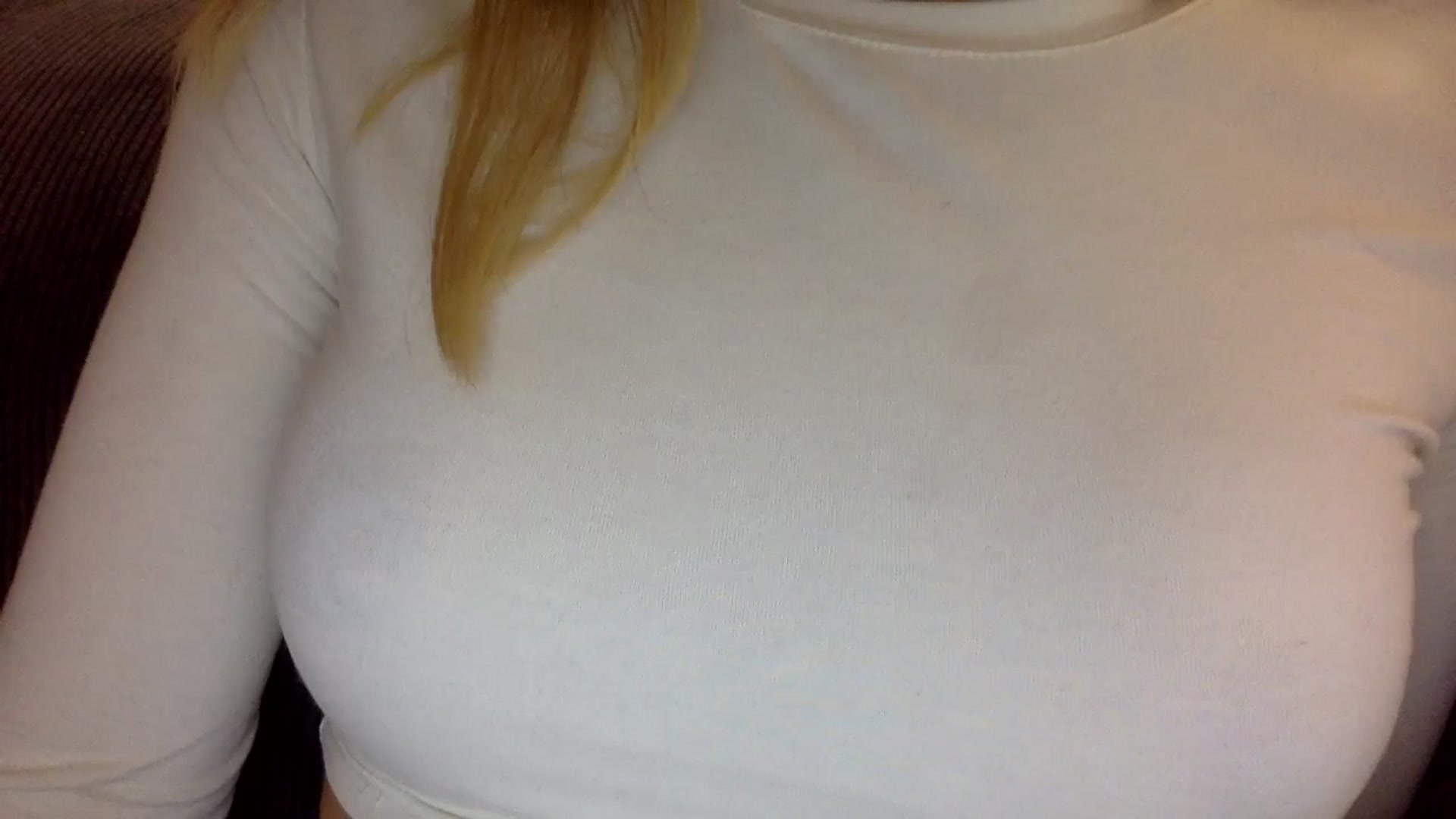 Gallery image thumbnail from EgoisticKitty's myfreecams stream on, 10/19/2024, 18:04 image 12 of 20