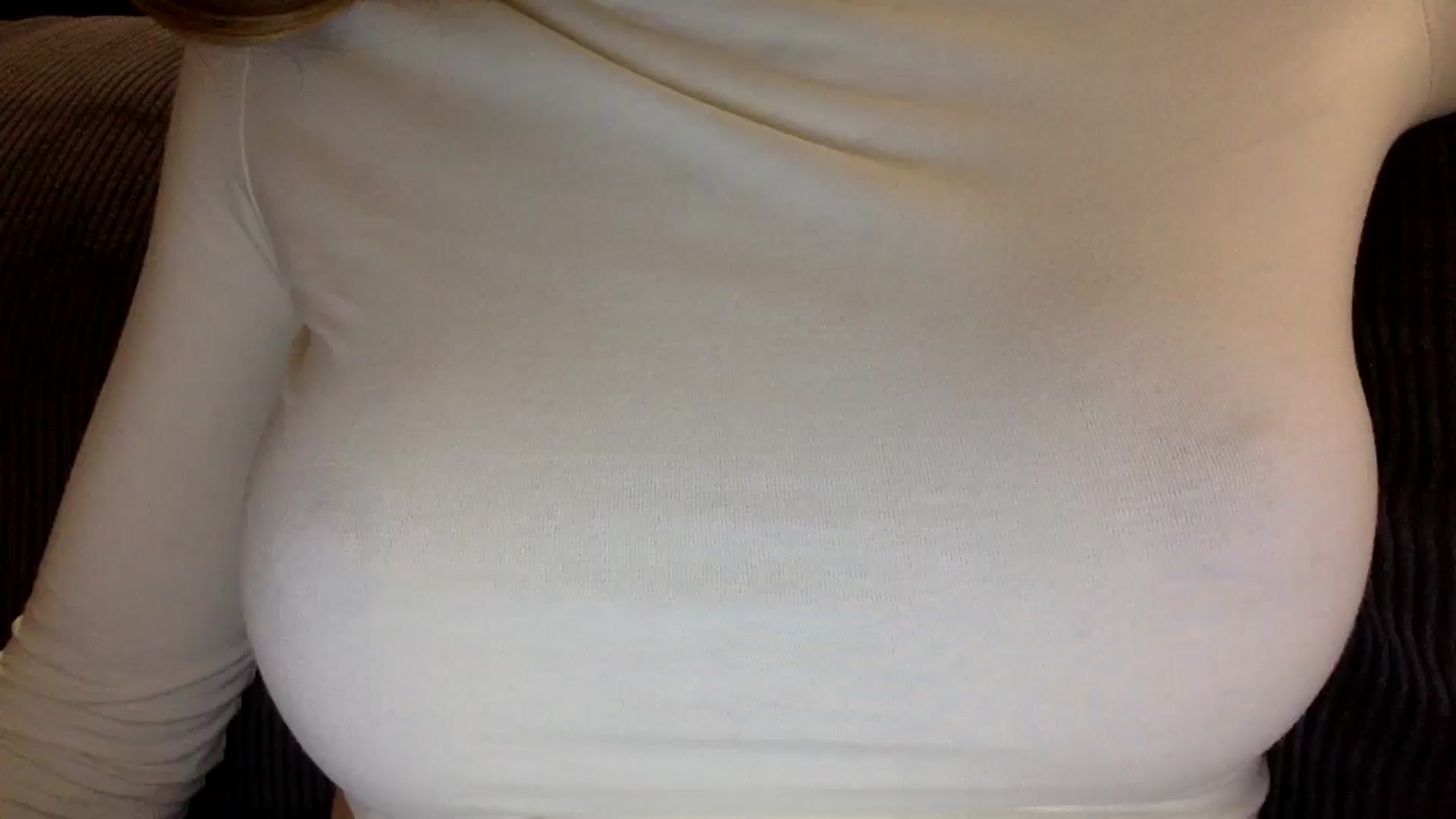 Gallery image thumbnail from EgoisticKitty's myfreecams stream on, 10/19/2024, 18:04 image 5 of 20