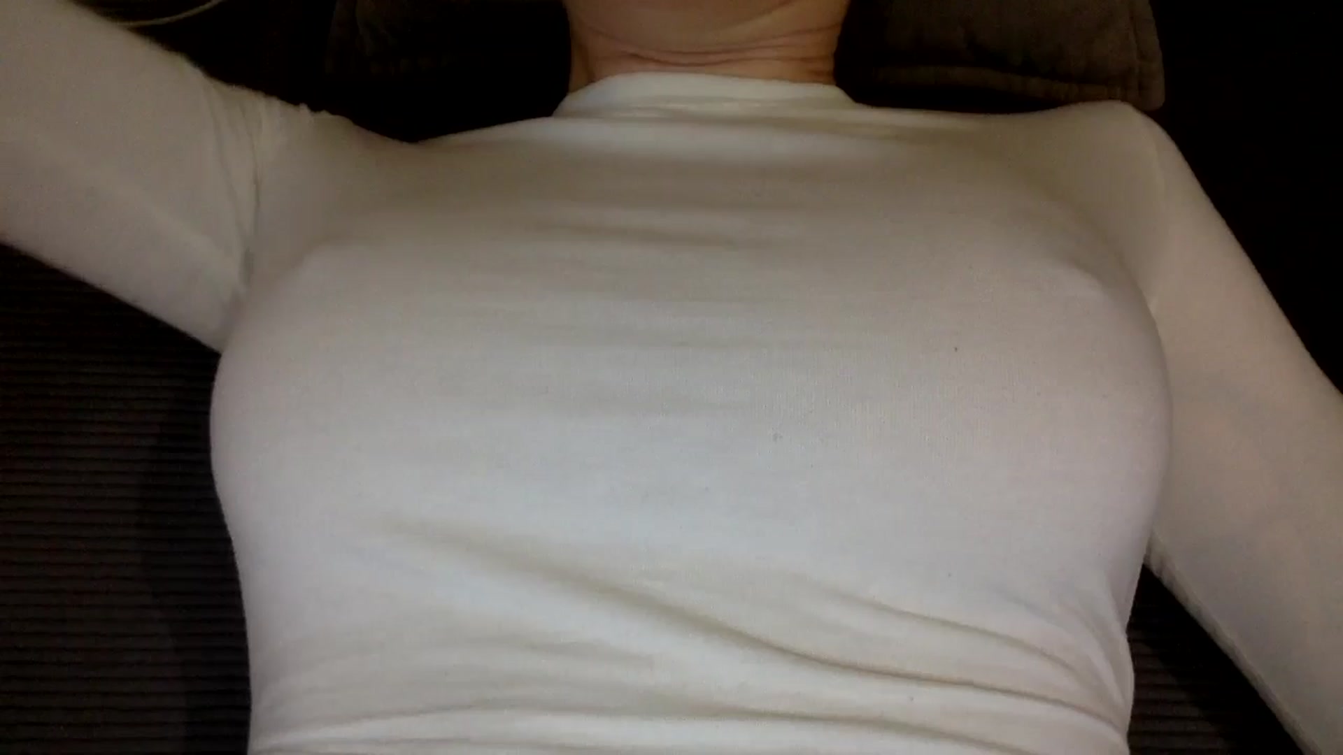 Gallery image thumbnail from EgoisticKitty's myfreecams stream on, 10/27/2024, 13:36 image 15 of 20