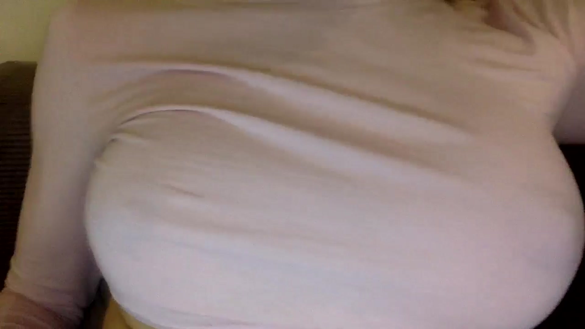 Gallery image thumbnail from EgoisticKitty's myfreecams stream on, 11/07/2024, 17:32 image 14 of 20