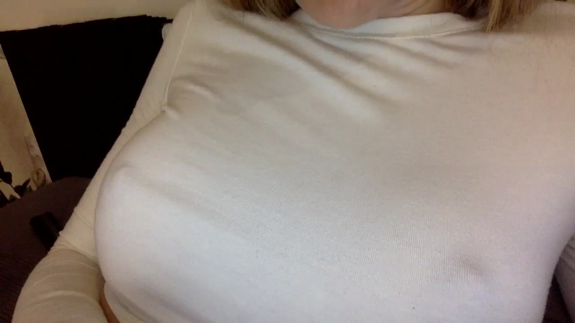 Gallery image thumbnail from EgoisticKitty's myfreecams stream on, 11/09/2024, 15:13 image 9 of 20
