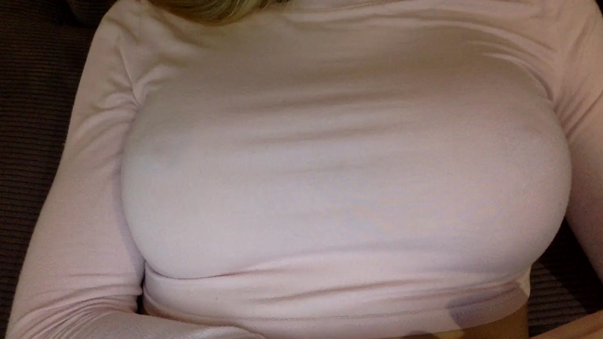 Gallery image thumbnail from EgoisticKitty's myfreecams stream on, 11/16/2024, 16:21 image 12 of 20