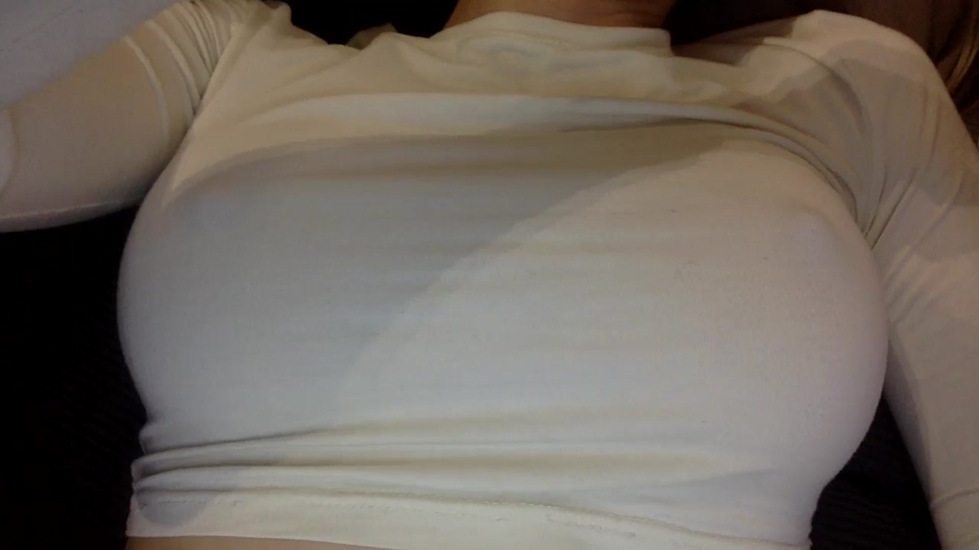 Gallery image thumbnail from EgoisticKitty's myfreecams stream on, 11/24/2024, 16:08 image 13 of 20