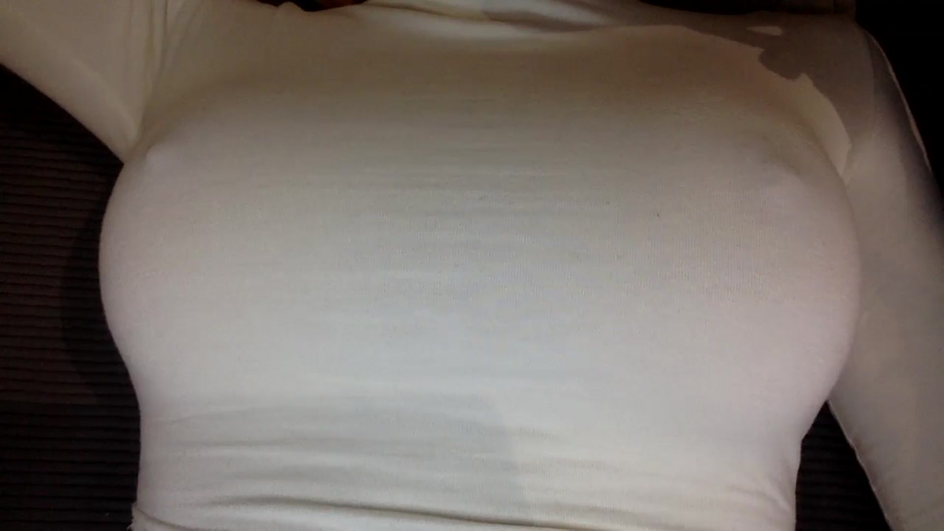 Gallery image thumbnail from EgoisticKitty's myfreecams stream on, 11/25/2024, 14:30 image 7 of 20