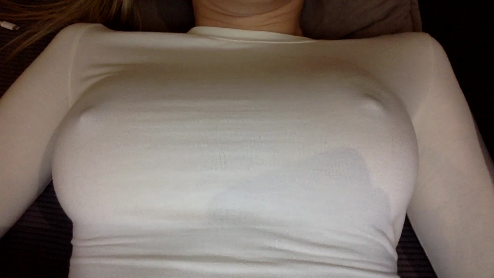 Gallery image thumbnail from EgoisticKitty's myfreecams stream on, 11/25/2024, 16:03 image 14 of 20