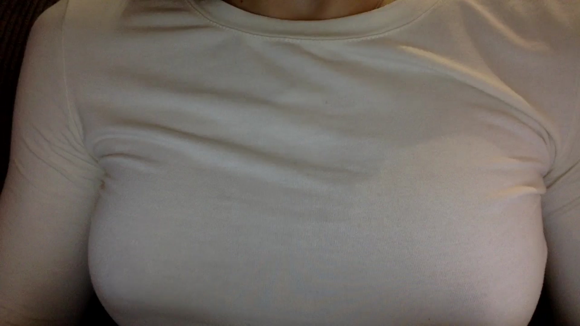 Gallery image thumbnail from EgoisticKitty's myfreecams stream on, 12/04/2024, 08:04 image 19 of 20