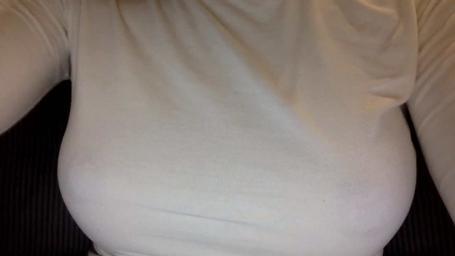 Gallery image thumbnail from EgoisticKitty's myfreecams stream on, 12/04/2024, 08:04 image 20 of 20