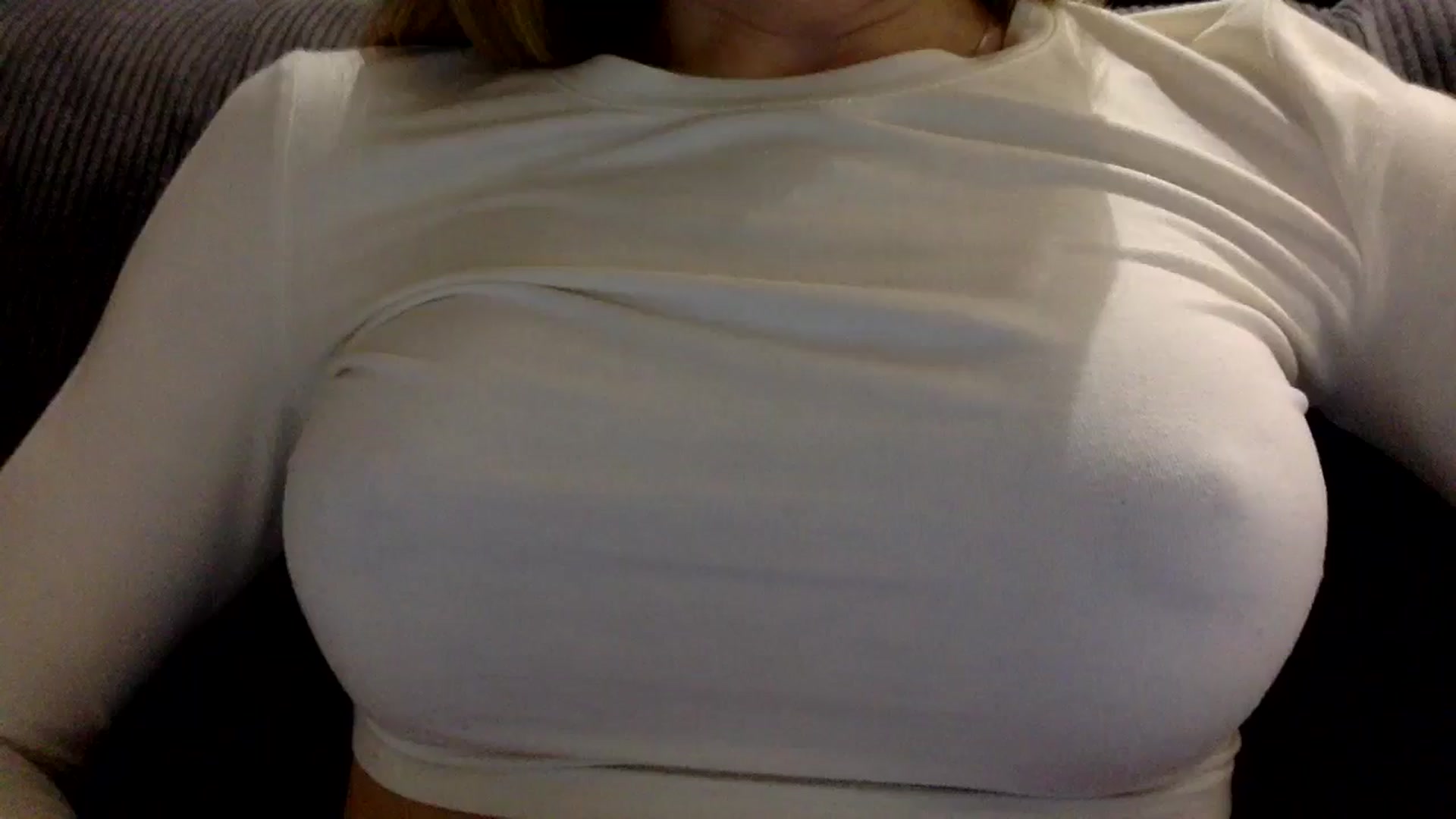 Gallery image thumbnail from EgoisticKitty's myfreecams stream on, 12/04/2024, 14:17 image 14 of 20
