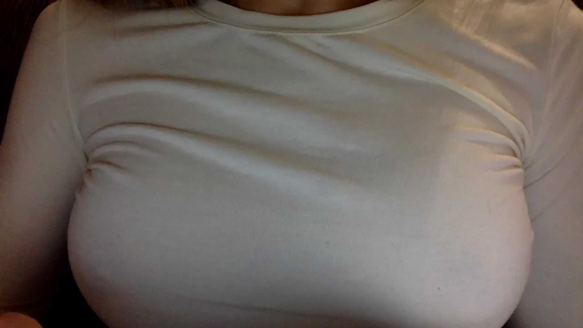 Gallery image thumbnail from EgoisticKitty's myfreecams stream on, 12/04/2024, 14:17 image 18 of 20