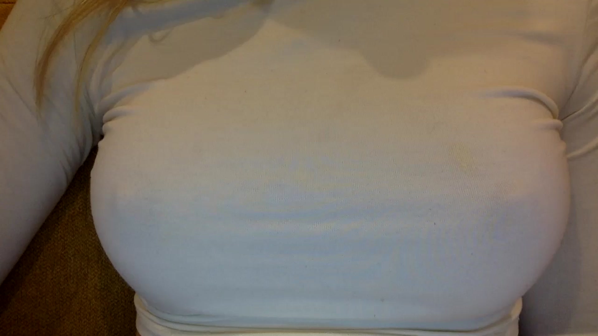 Gallery image thumbnail from EgoisticKitty's myfreecams stream on, 12/19/2024, 15:41 image 10 of 20