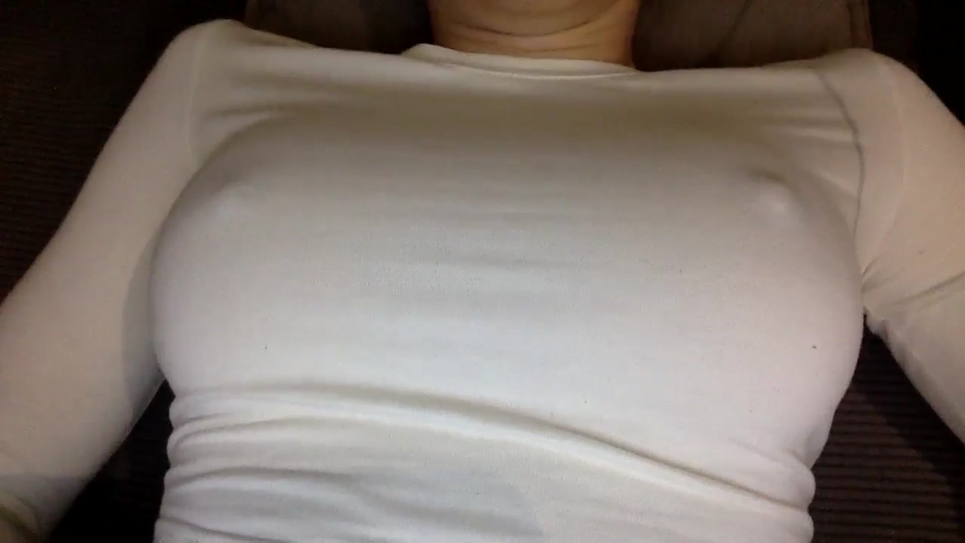 Gallery image thumbnail from EgoisticKitty's myfreecams stream on, 12/23/2024, 12:31 image 14 of 20