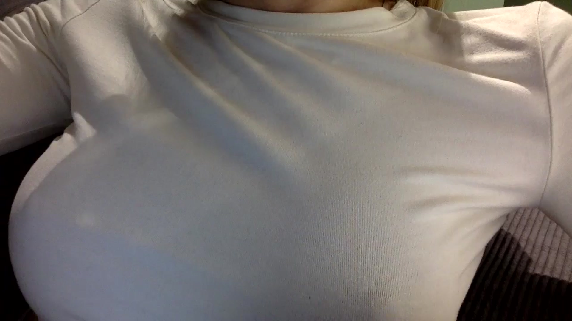 Gallery image thumbnail from EgoisticKitty's myfreecams stream on, 12/24/2024, 14:04 image 7 of 20