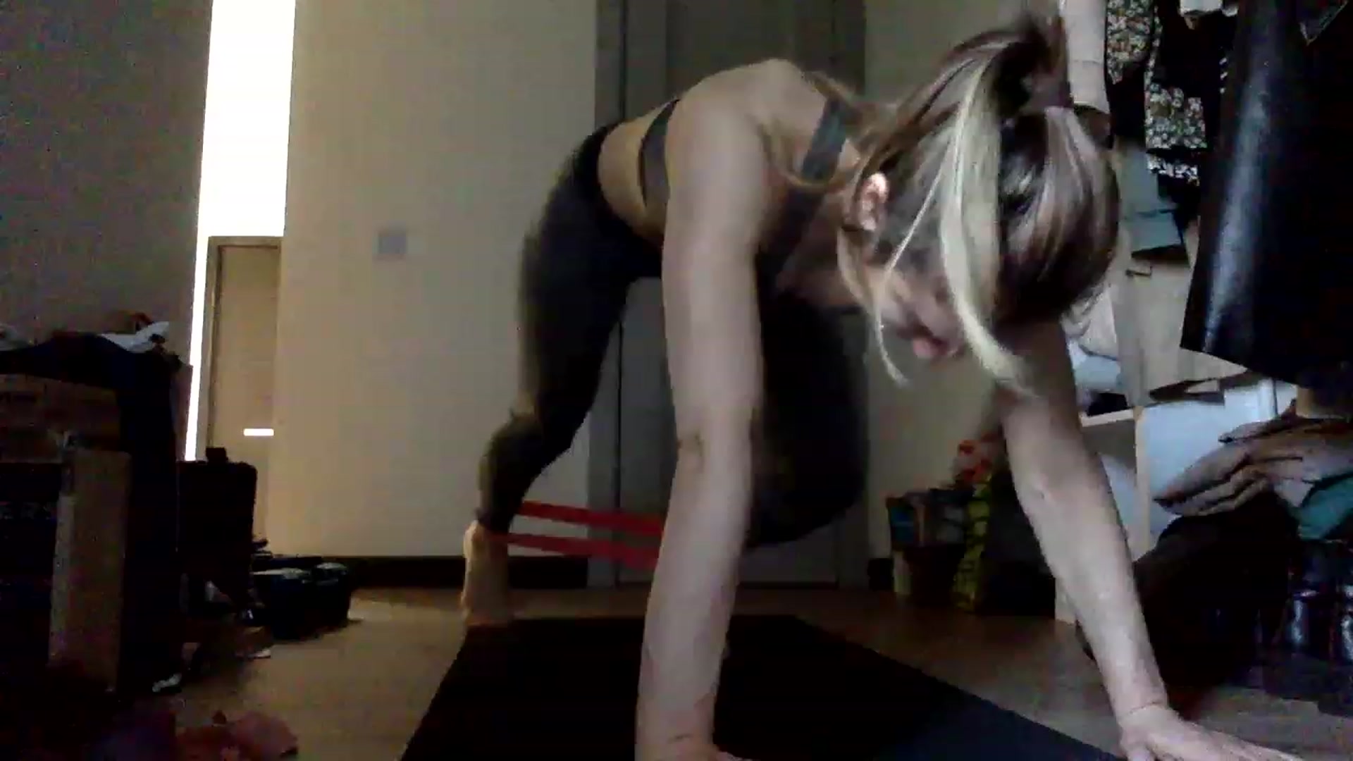 Gallery image thumbnail from EgoisticPuss's myfreecams stream on, 04/24/2023, 09:56 image 10 of 20