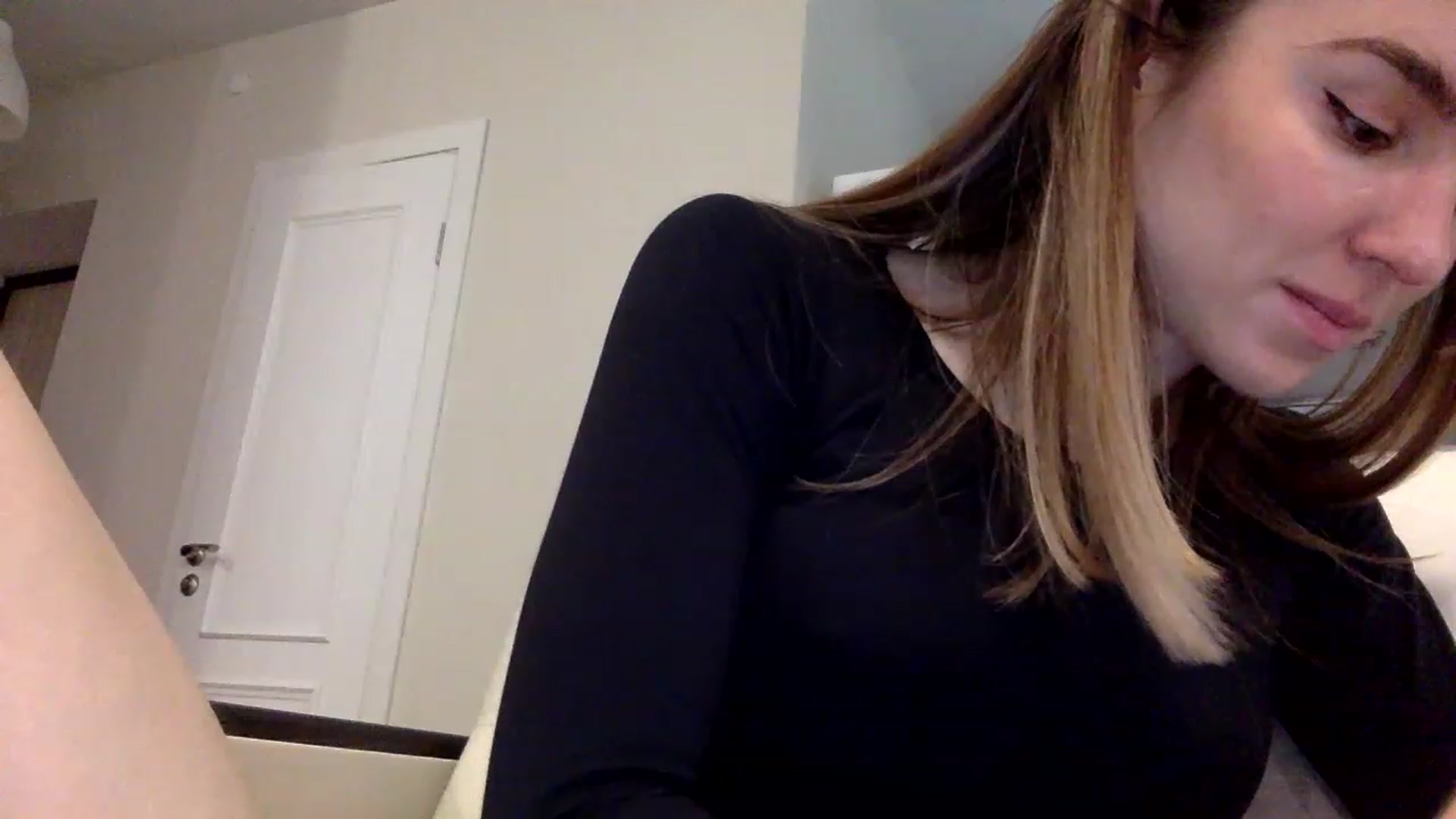 Gallery image thumbnail from EgoisticPuss's myfreecams stream on, 05/05/2023, 14:24 image 8 of 20