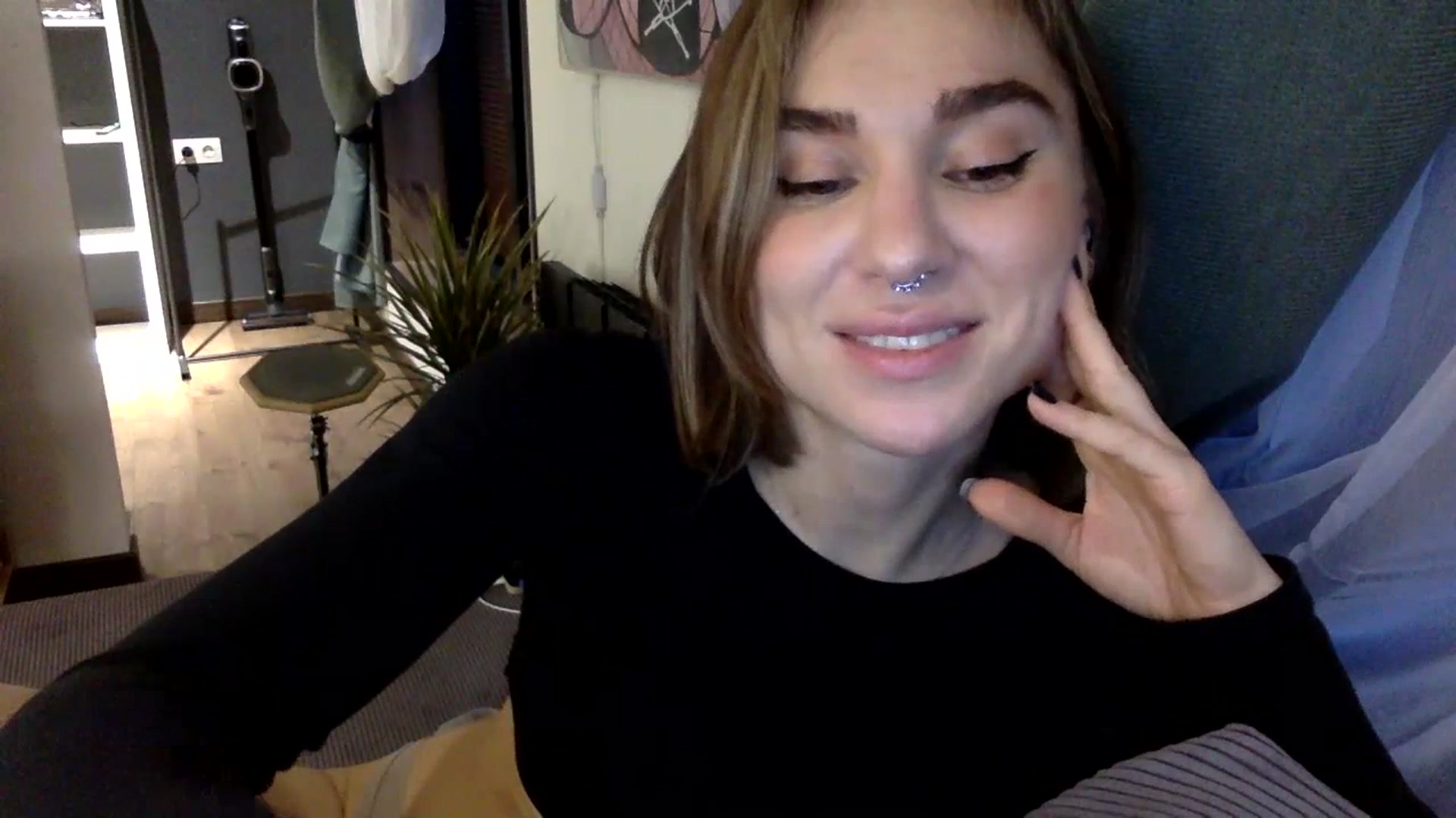 Gallery image thumbnail from EgoisticPuss's myfreecams stream on, 07/12/2023, 17:07 image 14 of 20