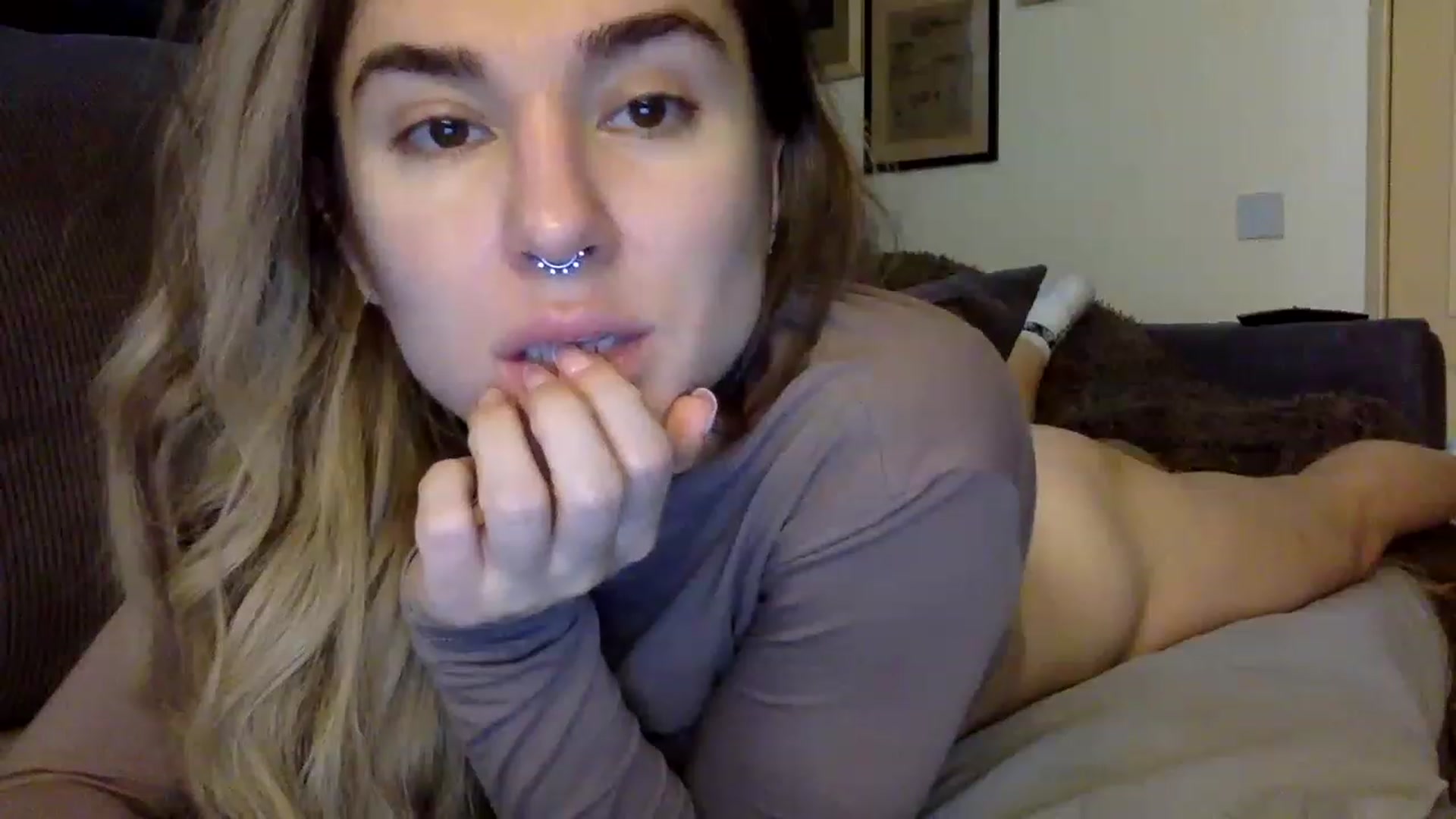 Gallery image thumbnail from EgoisticPuss's myfreecams stream on, 08/20/2023, 12:31 image 10 of 20