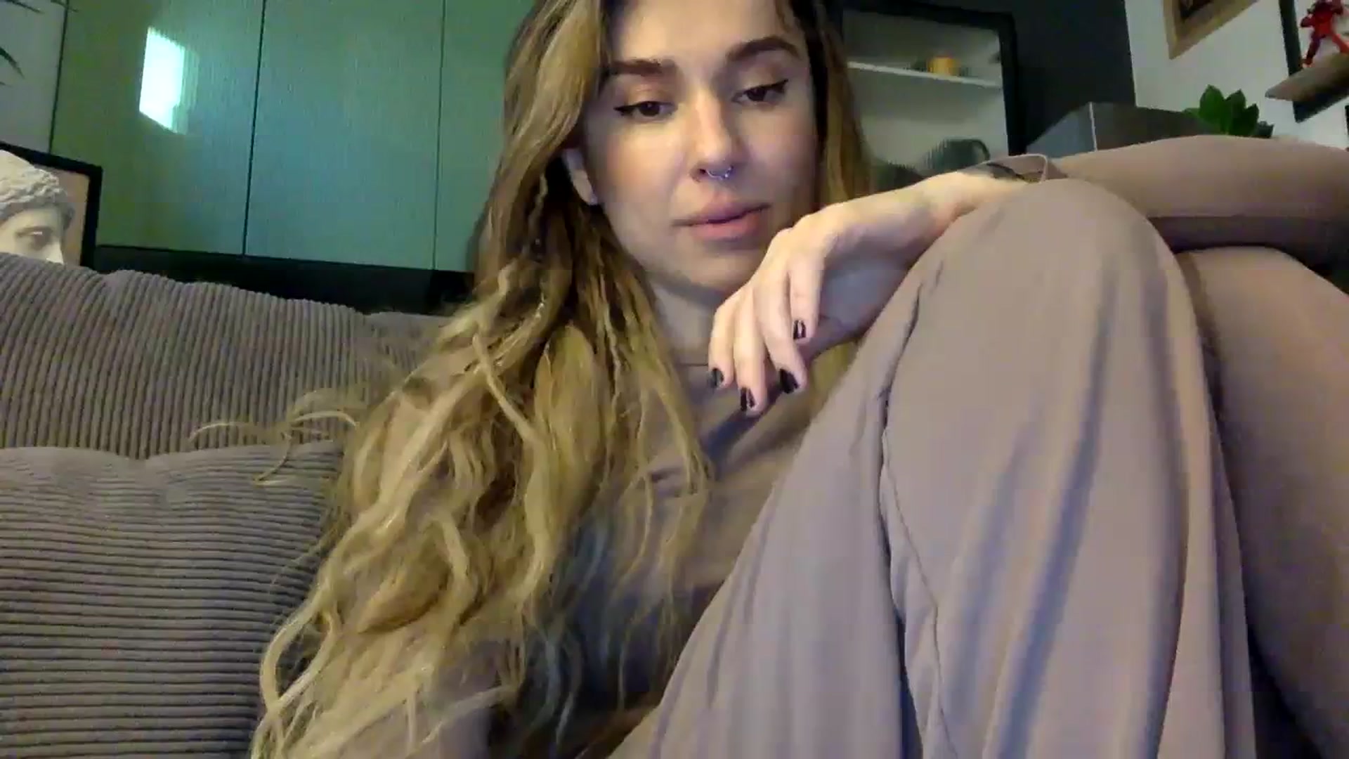 Gallery image thumbnail from EgoisticPuss's myfreecams stream on, 09/20/2023, 15:11 image 11 of 20