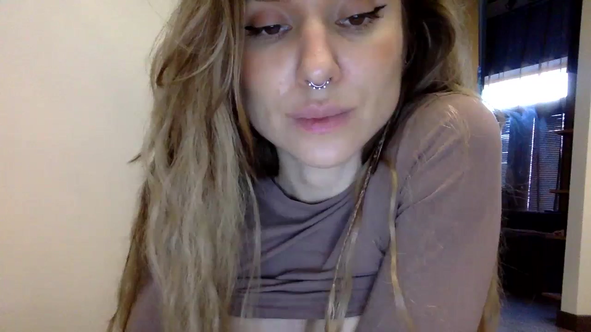Gallery image thumbnail from EgoisticPuss's myfreecams stream on, 09/27/2023, 14:25 image 17 of 20