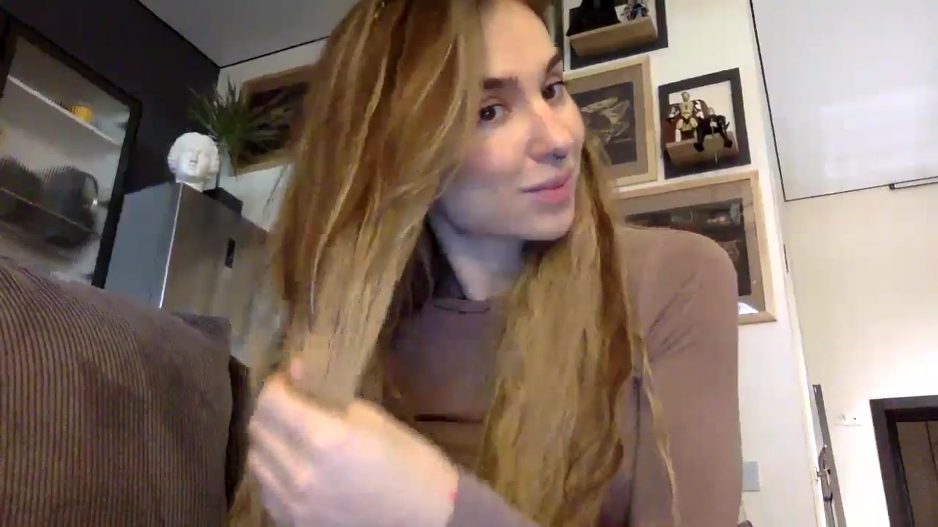 Gallery image thumbnail from EgoisticPuss's myfreecams stream on, 09/27/2023, 14:25 image 2 of 20