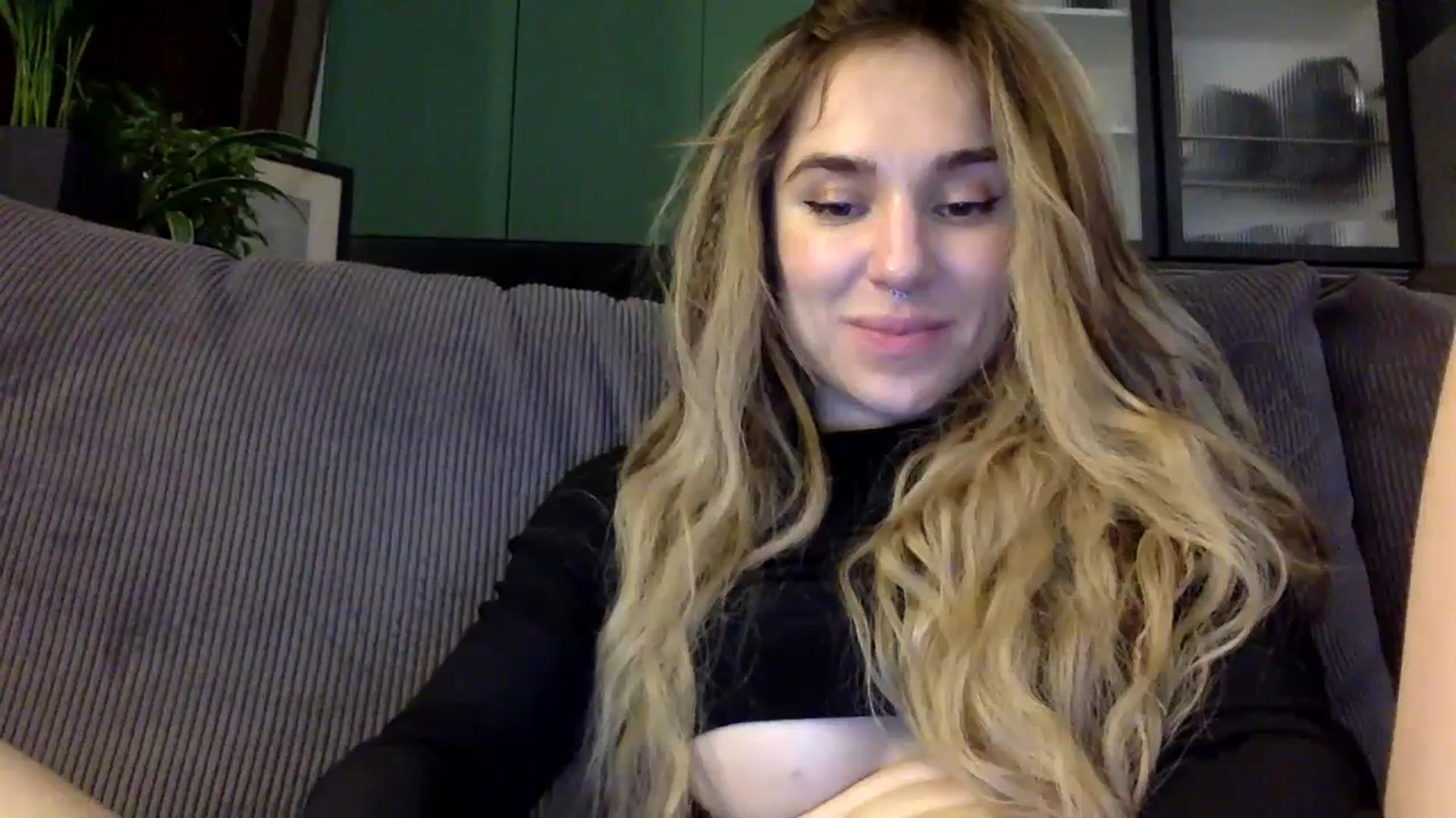 Gallery image thumbnail from EgoisticPuss's myfreecams stream on, 09/28/2023, 17:33 image 14 of 20