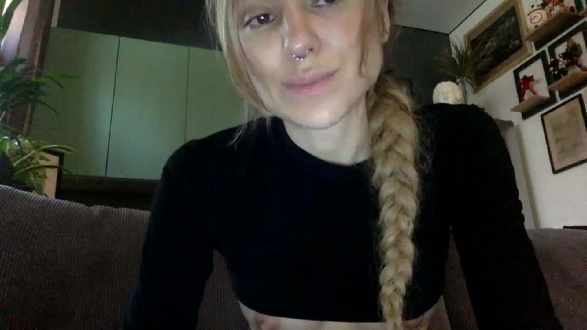 Gallery image thumbnail from EgoisticPuss's myfreecams stream on, 09/30/2023, 10:54 image 17 of 20