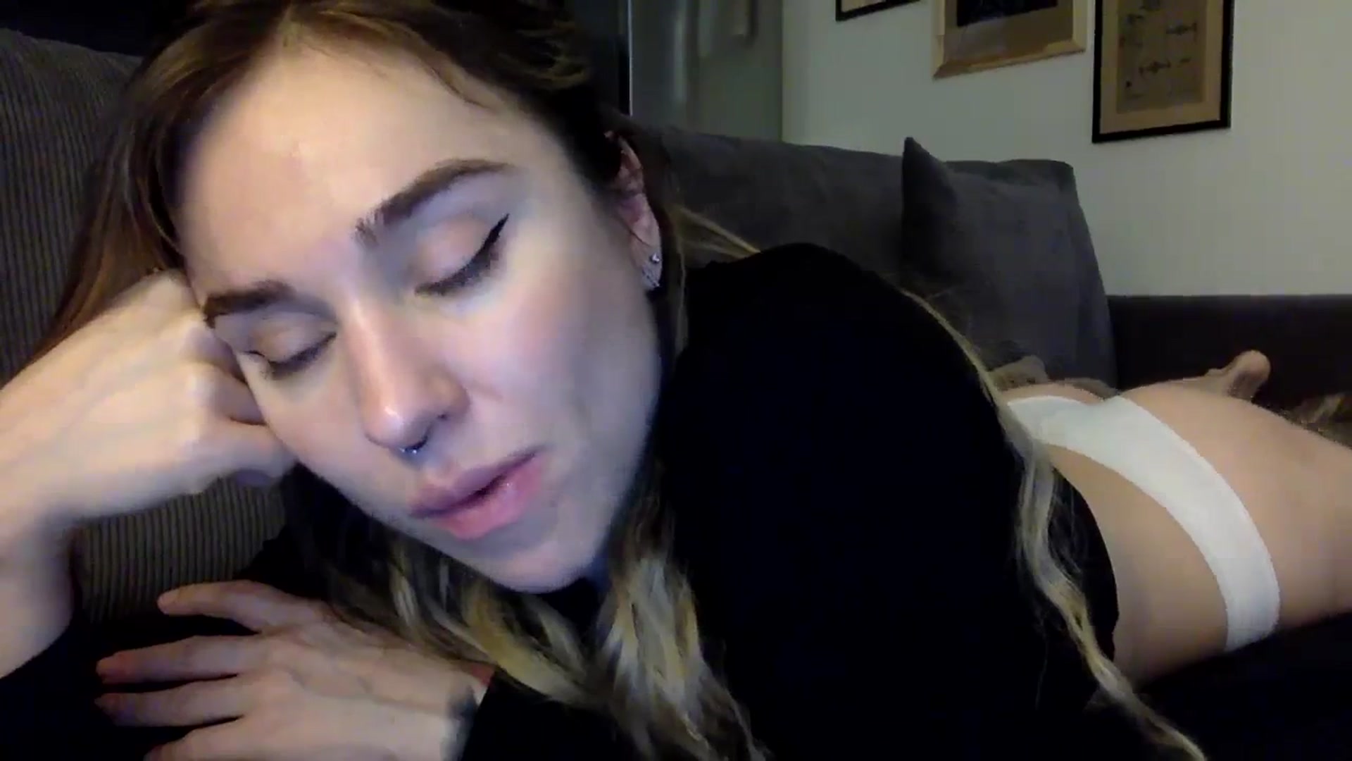 Gallery image thumbnail from EgoisticPuss's myfreecams stream on, 10/03/2023, 14:39 image 20 of 20