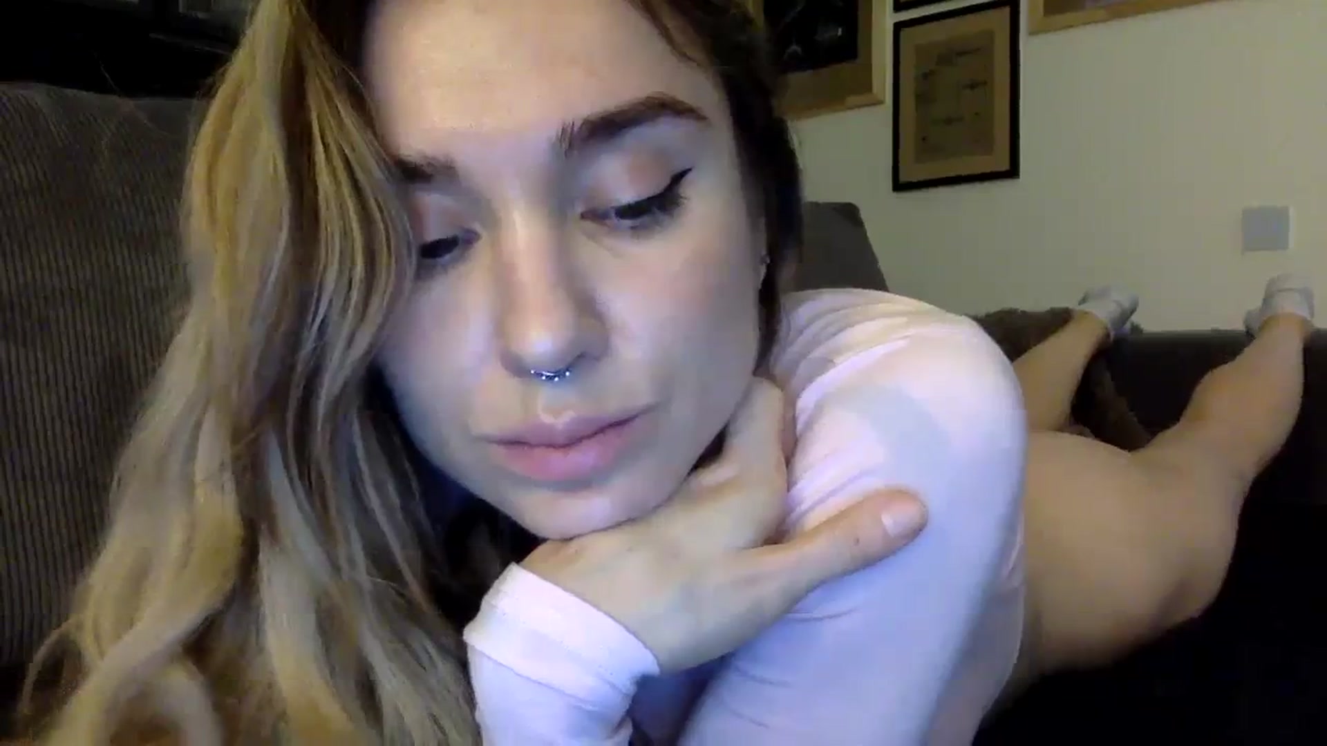 Gallery image thumbnail from EgoisticPuss's myfreecams stream on, 10/06/2023, 13:21 image 16 of 20
