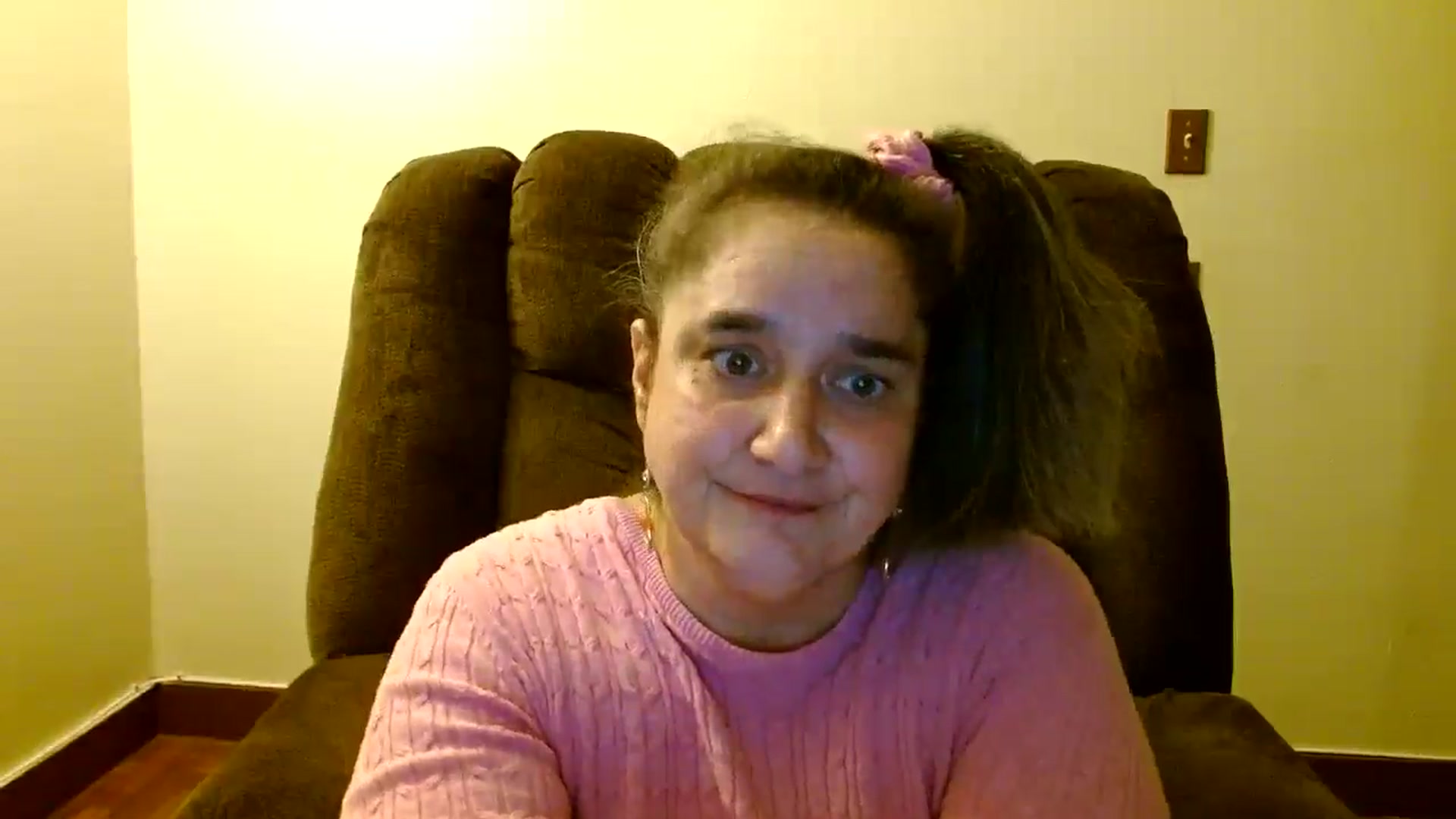 Gallery image thumbnail from EgyptBeauty's myfreecams stream on, 11/20/2024, 08:43 image 17 of 20