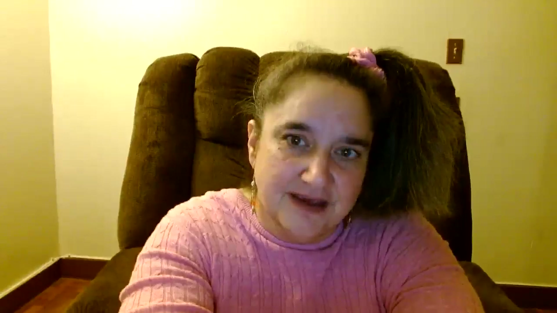 Gallery image thumbnail from EgyptBeauty's myfreecams stream on, 11/20/2024, 08:43 image 20 of 20
