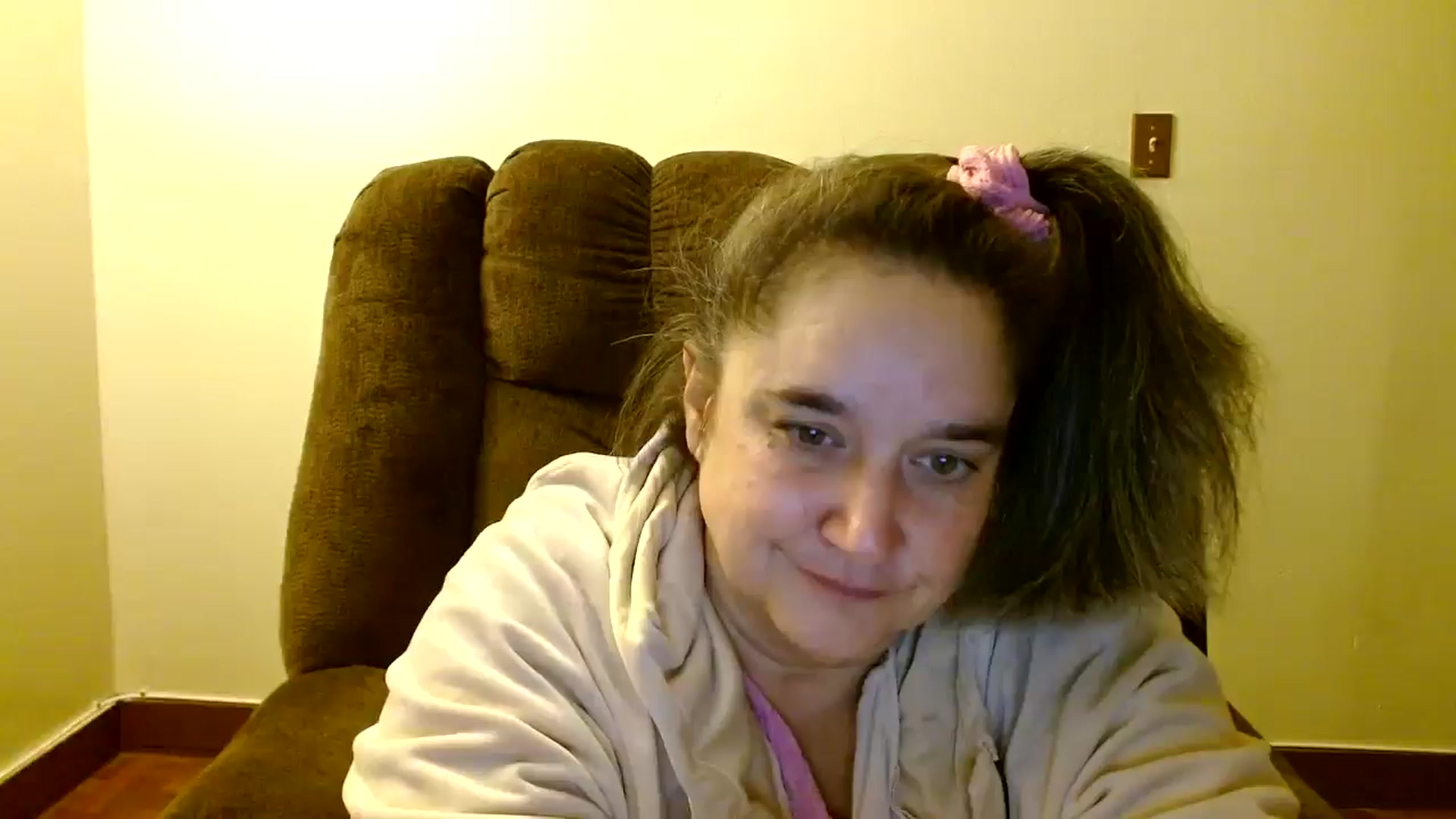Gallery image thumbnail from EgyptBeauty's myfreecams stream on, 11/20/2024, 09:30 image 16 of 20