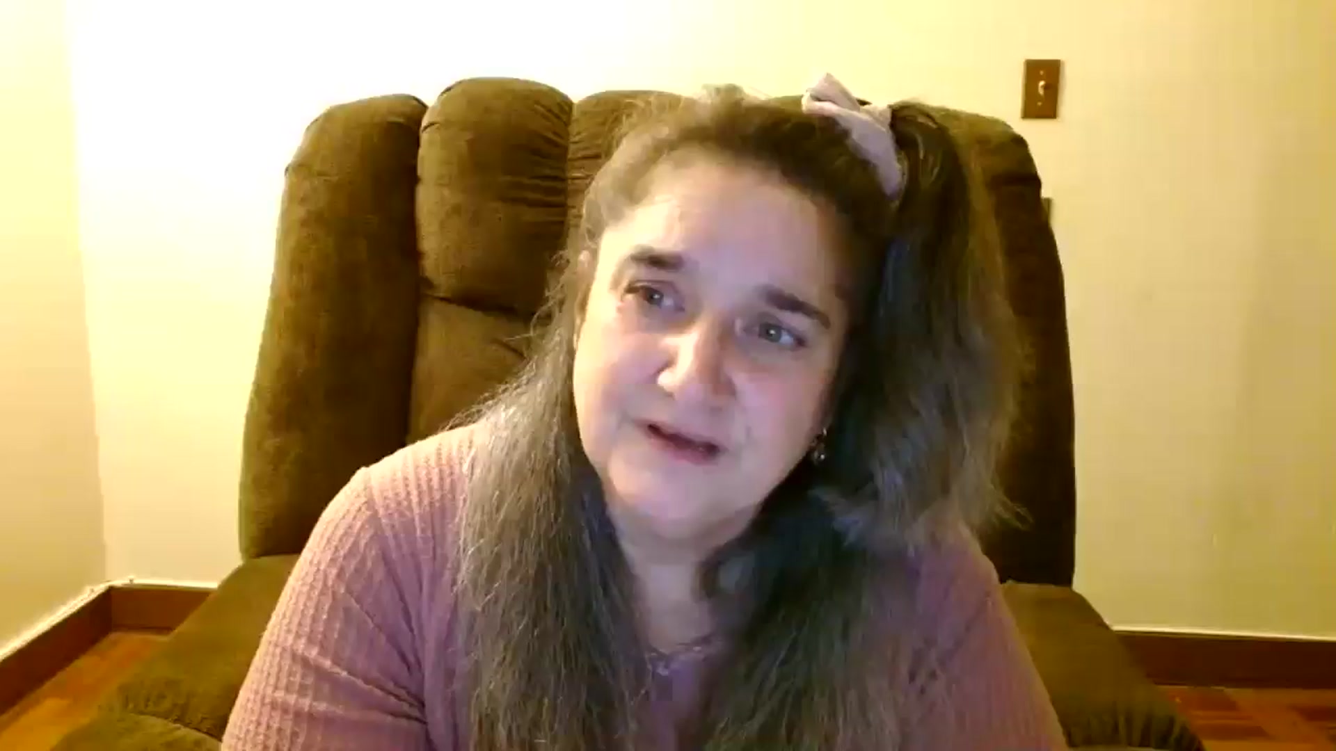 Gallery image thumbnail from EgyptBeauty's myfreecams stream on, 12/20/2024, 04:04 image 20 of 20