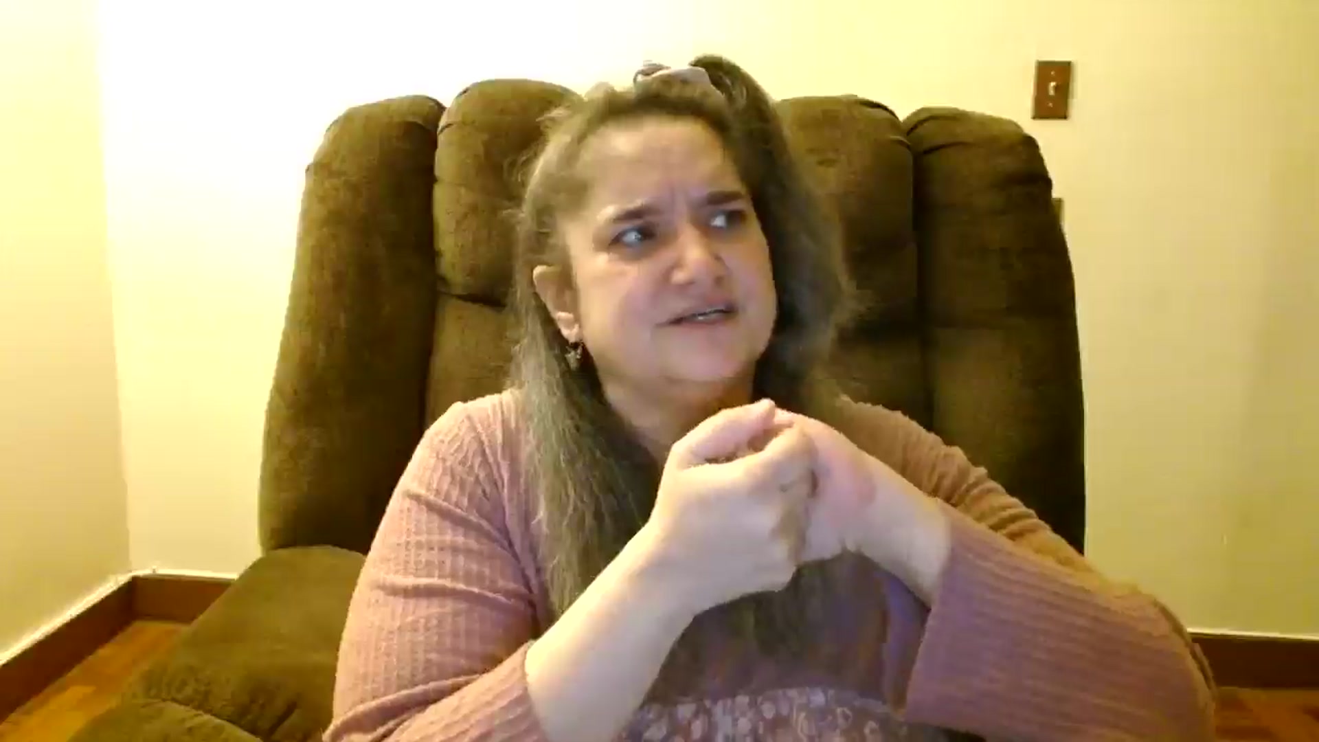 Gallery image thumbnail from EgyptBeauty's myfreecams stream on, 12/20/2024, 04:04 image 14 of 20