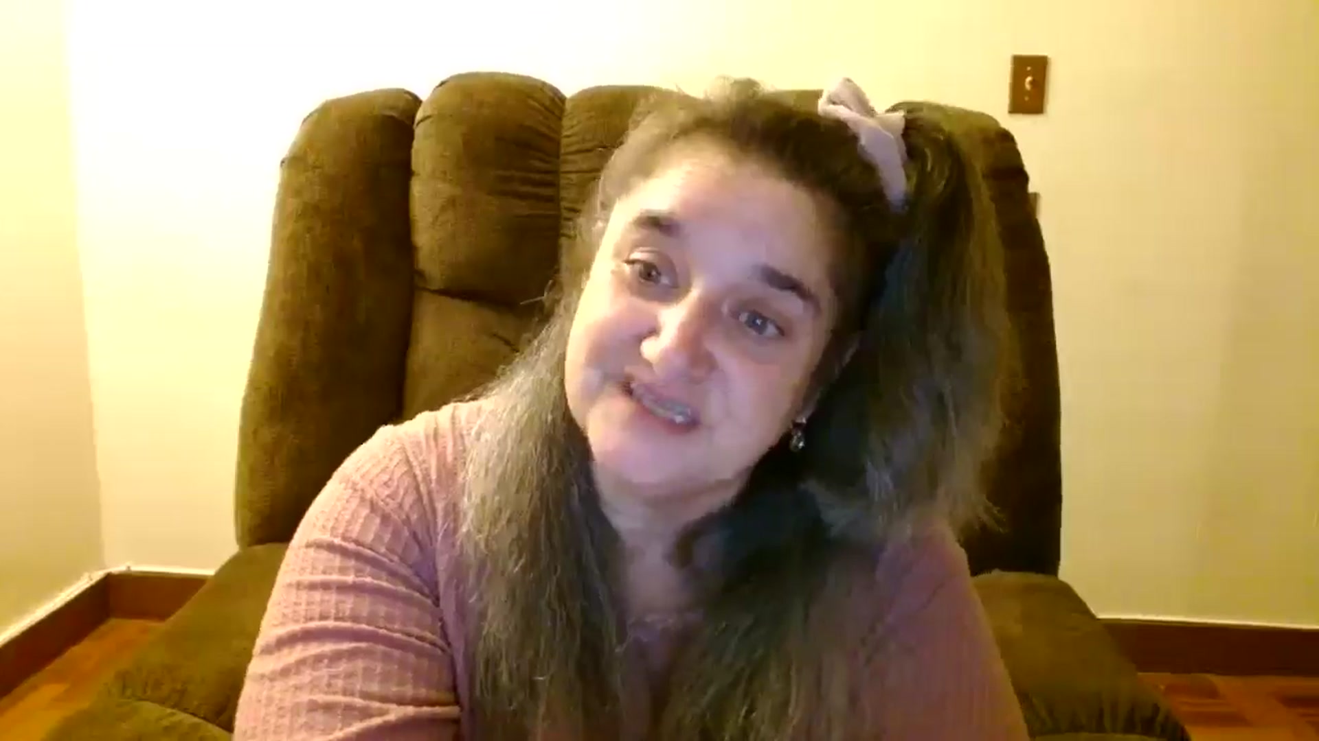 Gallery image thumbnail from EgyptBeauty's myfreecams stream on, 12/20/2024, 04:04 image 19 of 20