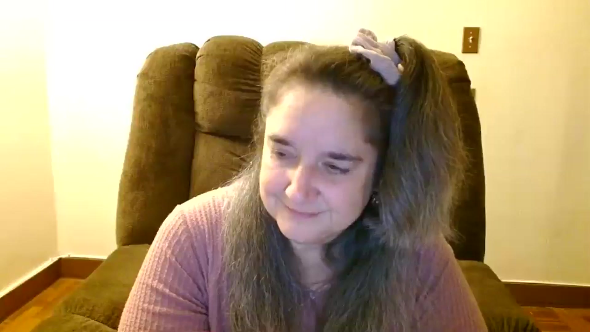 Gallery image thumbnail from EgyptBeauty's myfreecams stream on, 12/20/2024, 04:04 image 18 of 20